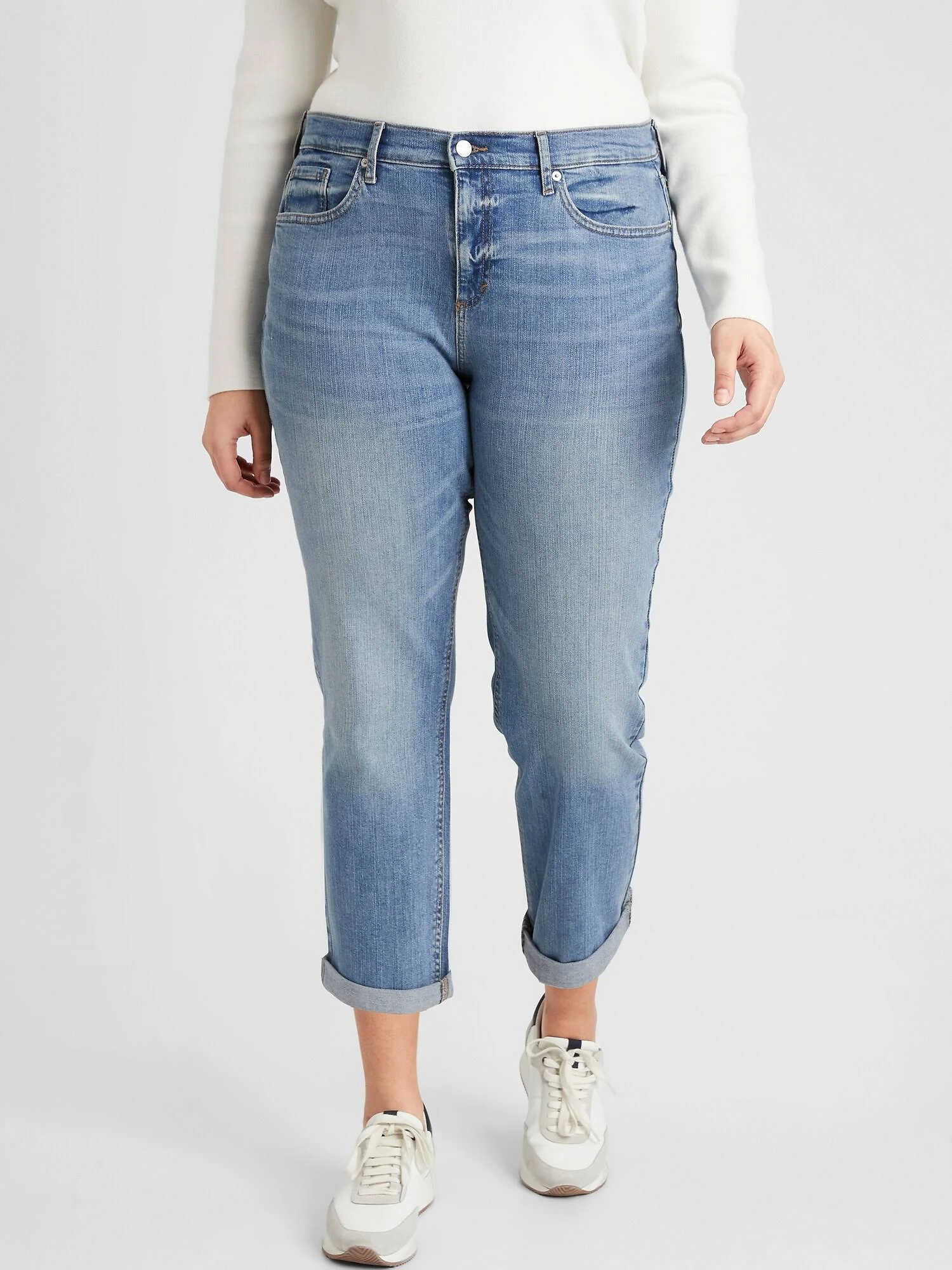 Women's Low-Rise Light Wash Girlfriend Jean Light Wash