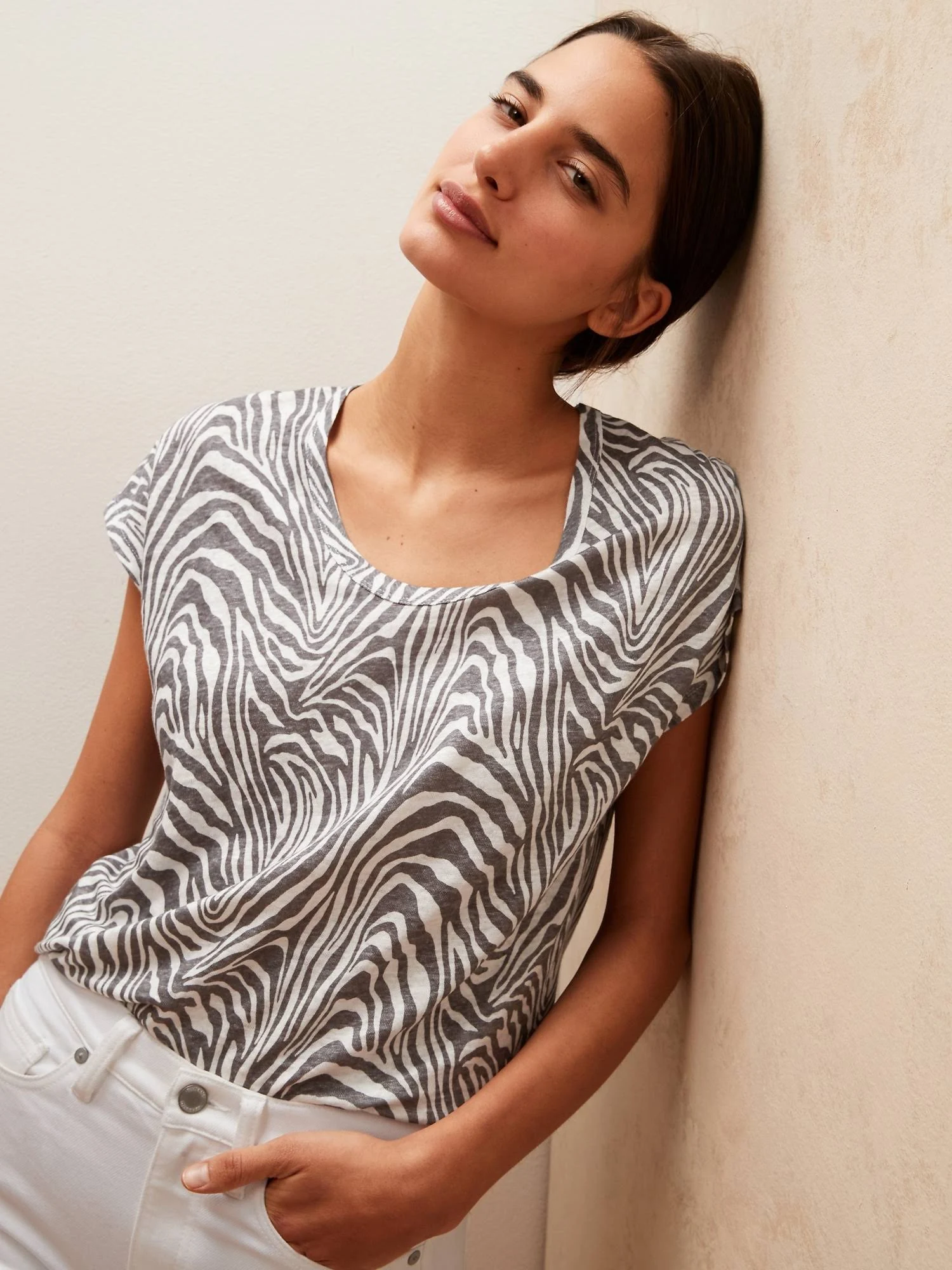 Banana Republic Women's Linen Scoop-Neck T-Shirt Zebra Print Size Xs