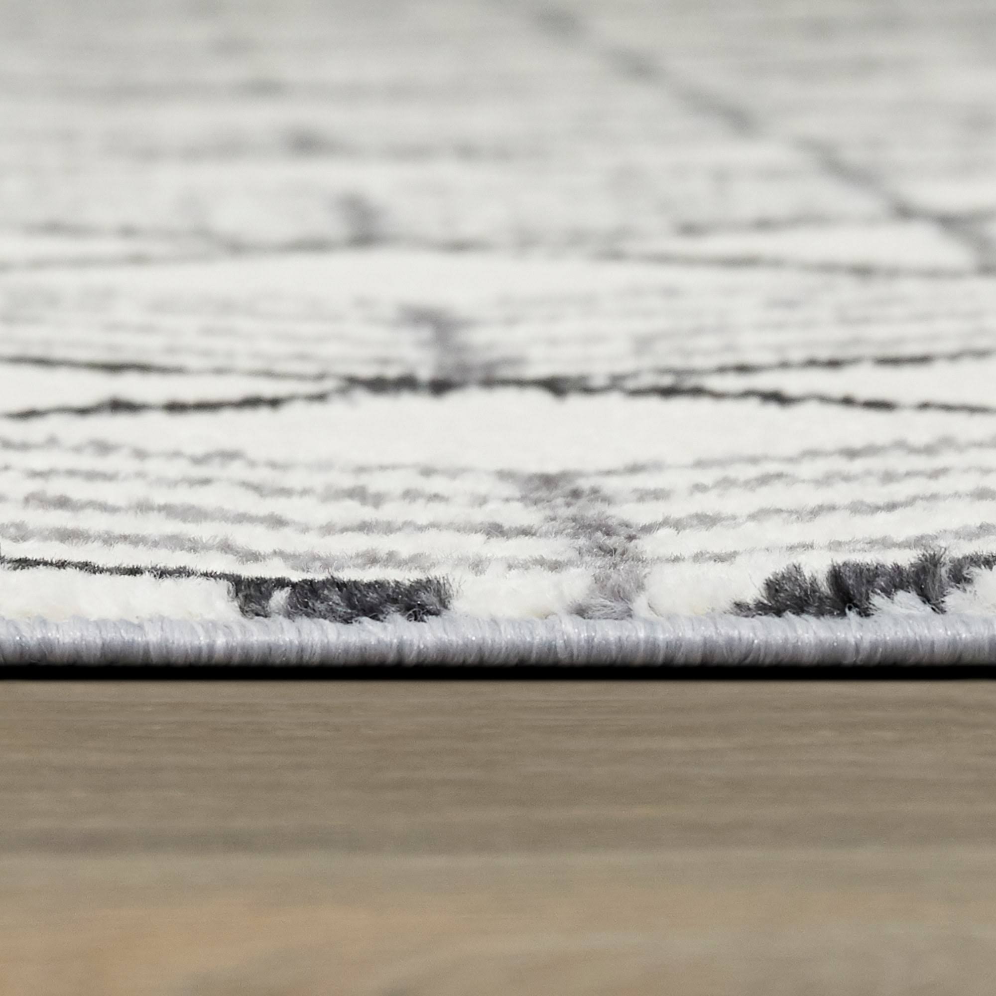 Matheson Modern Geometric Trellis Area Rug - 6&7x22 x 9& - White