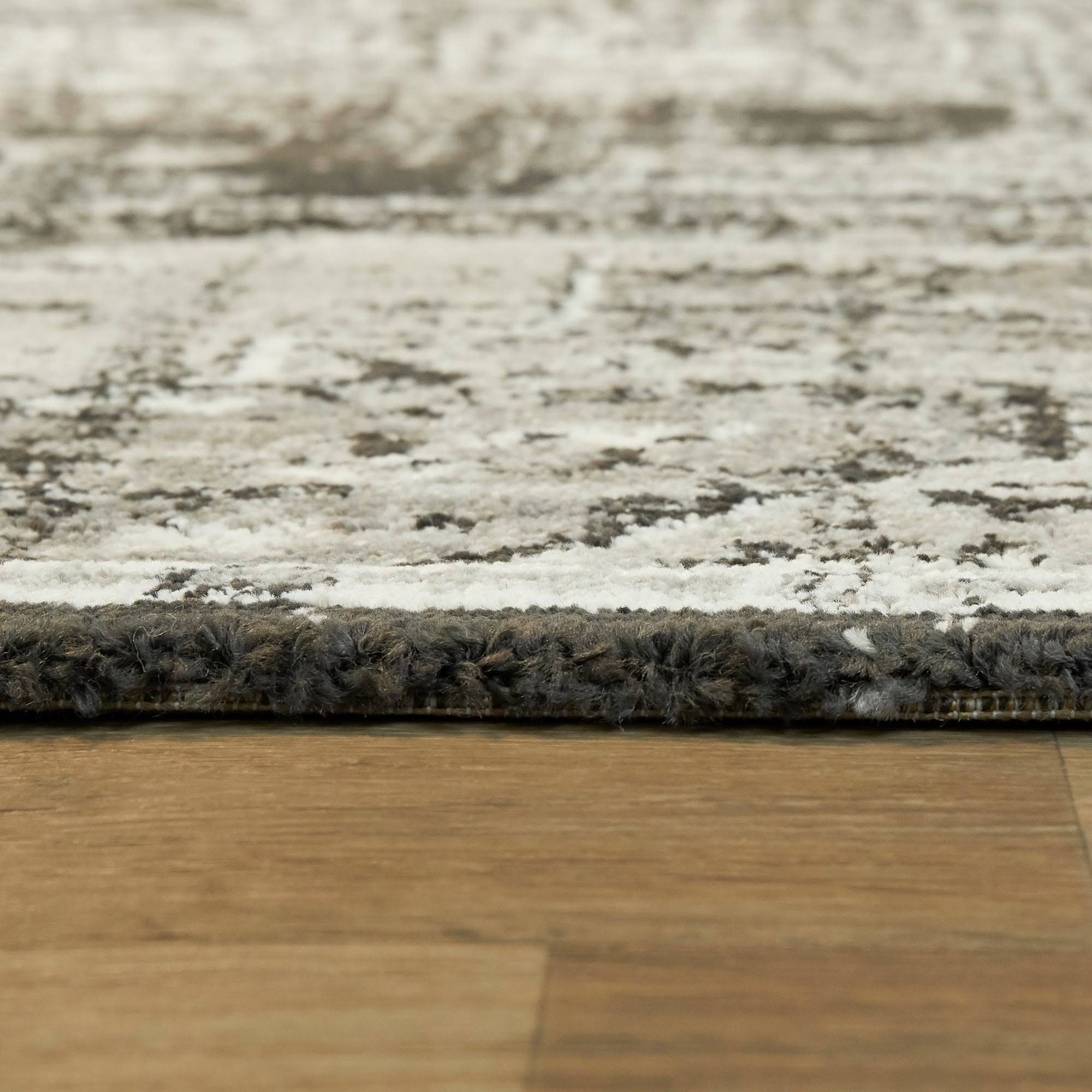 Amal Distressed Persian Medallion Area Rug - 5&3x22 x 7& - Grey