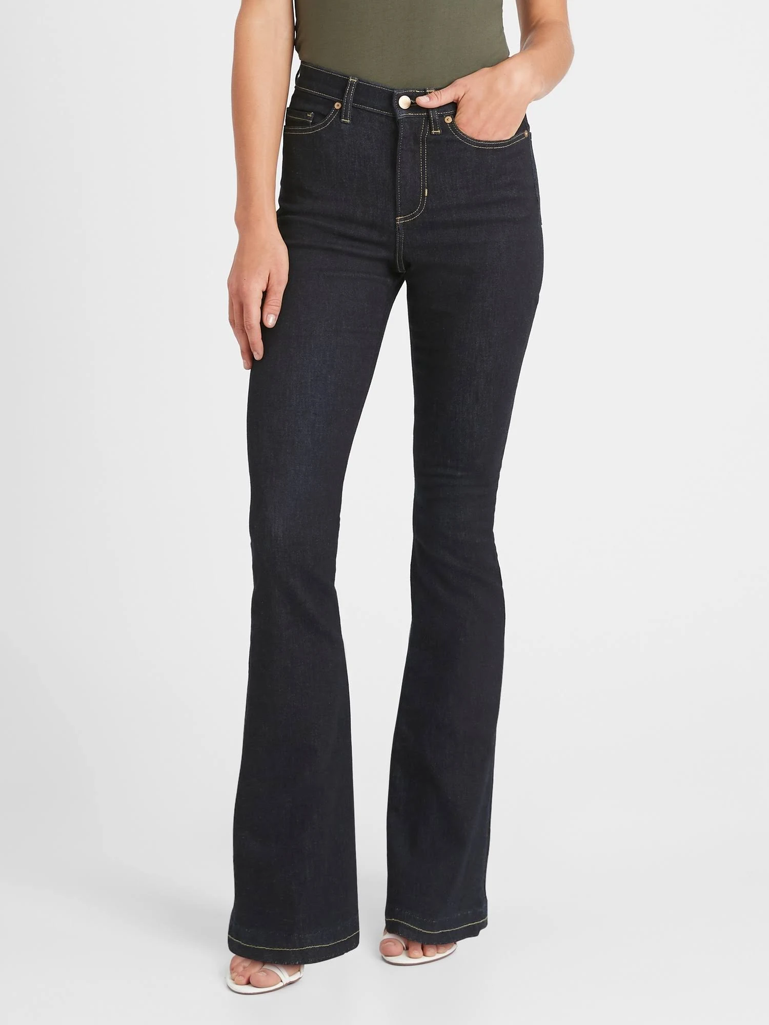 Banana Republic Women's High-Rise Flare Jean Rinse Size 29 Regular