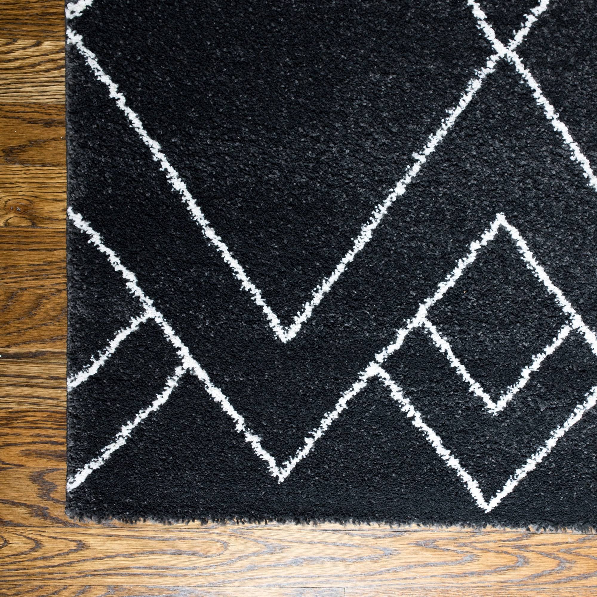 Carson Carrington Isgarde Diamond Indoor Area Rug - 7&10x22 x 10& - Grey