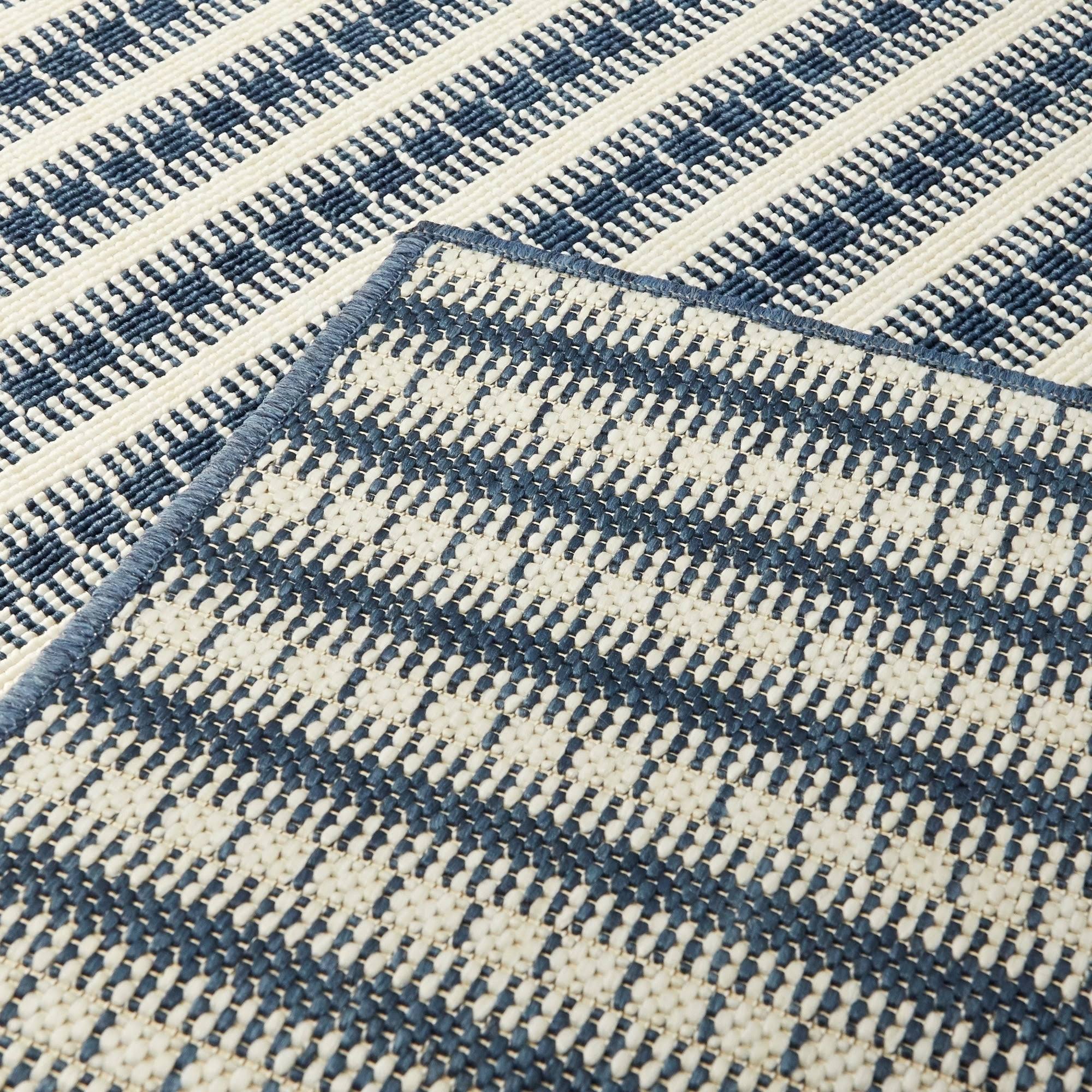 Niven Striped Indoor/Outdoor Area Rug - 5&3x22 x 7& - Taupe