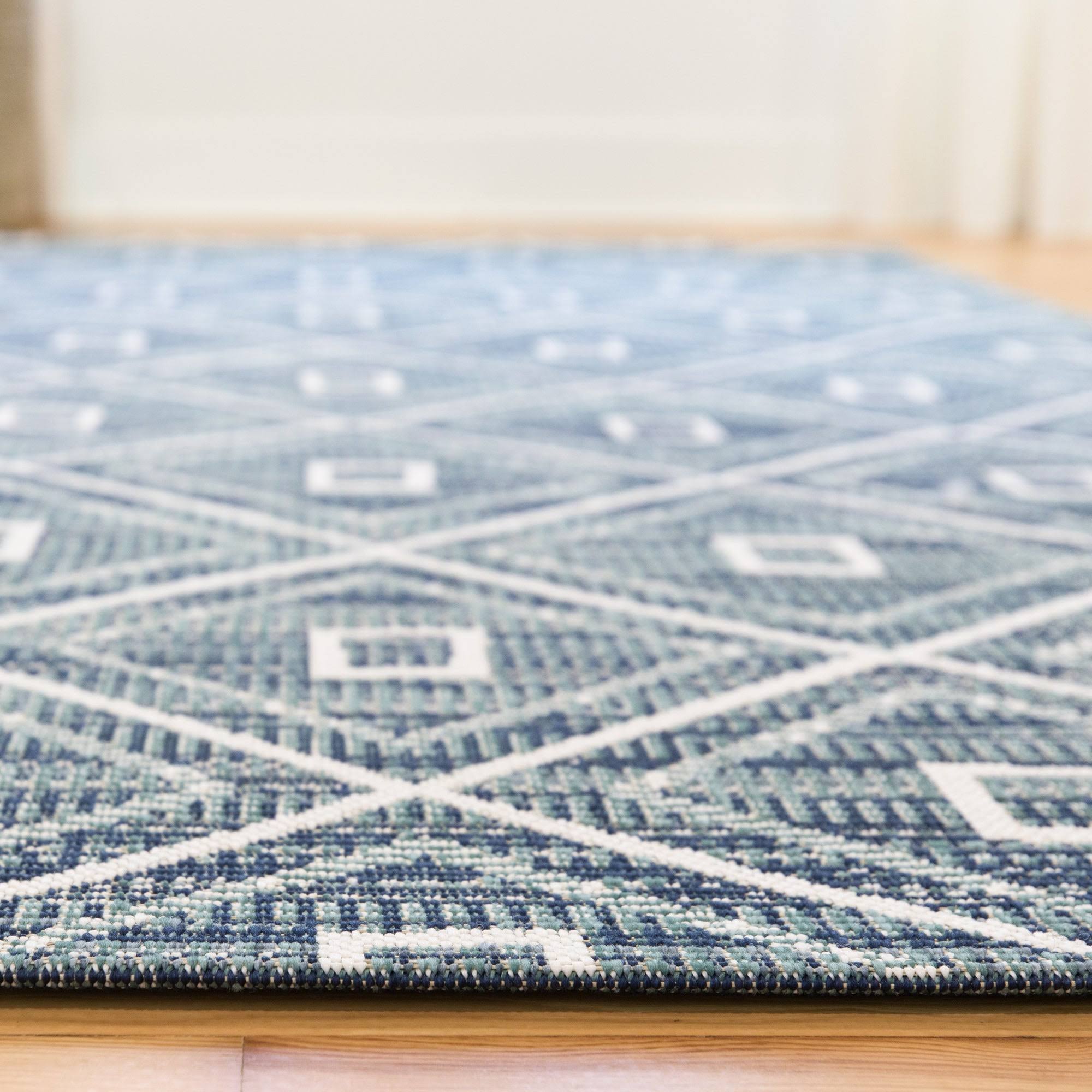 Annika Trellis Indoor/Outdoor Area Rug - 5&3x22 x 7& - Blue