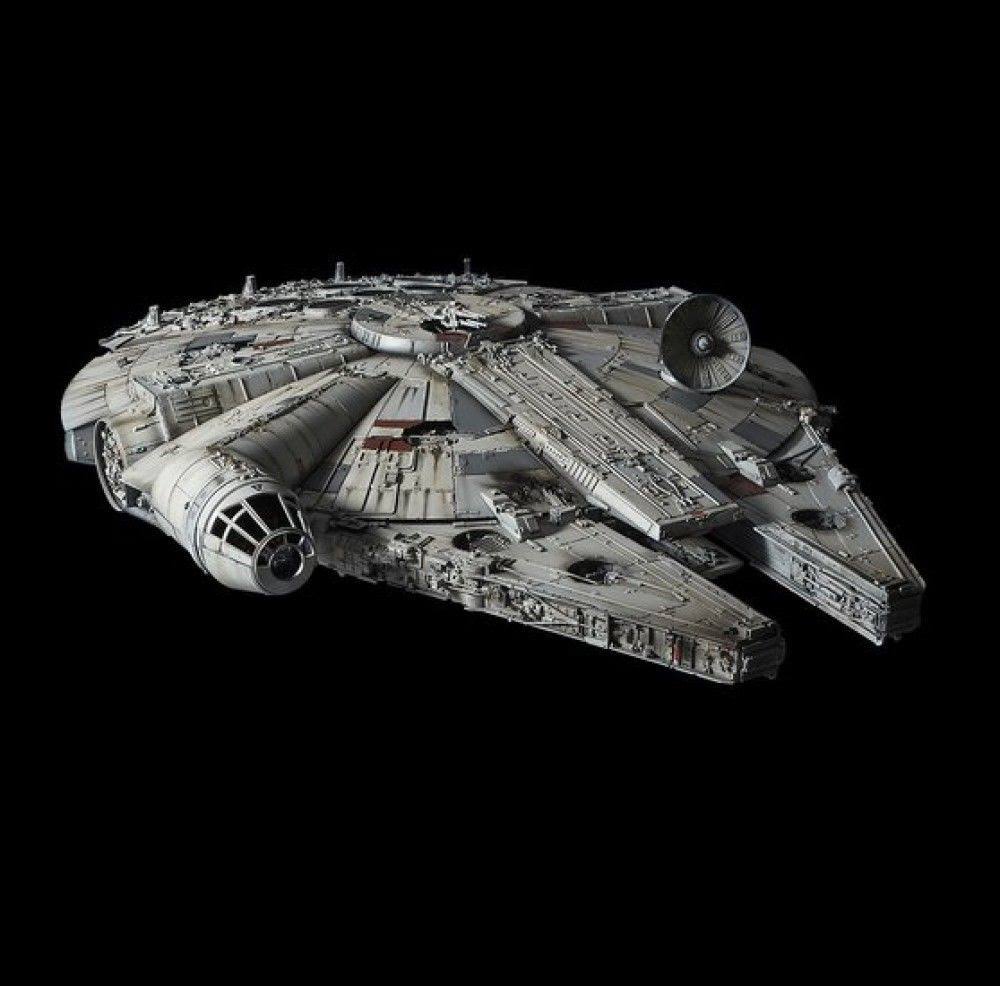 Perfect Grade Bandai 1/72 Star Wars Millennium Falcon Perfect Grade Model Kit