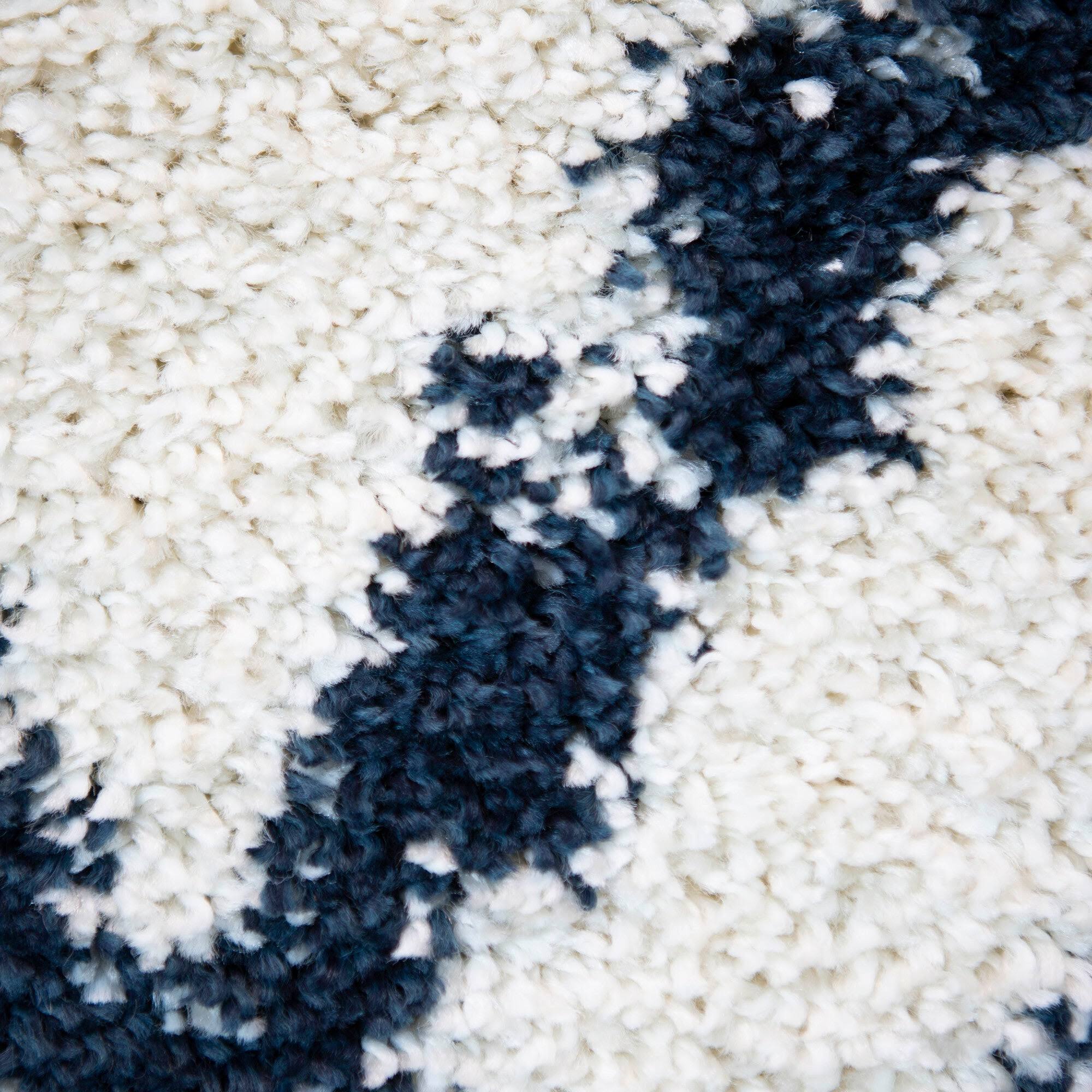 Ruba Diamond Shag Area Rug - 5&3x22 x 7& - White