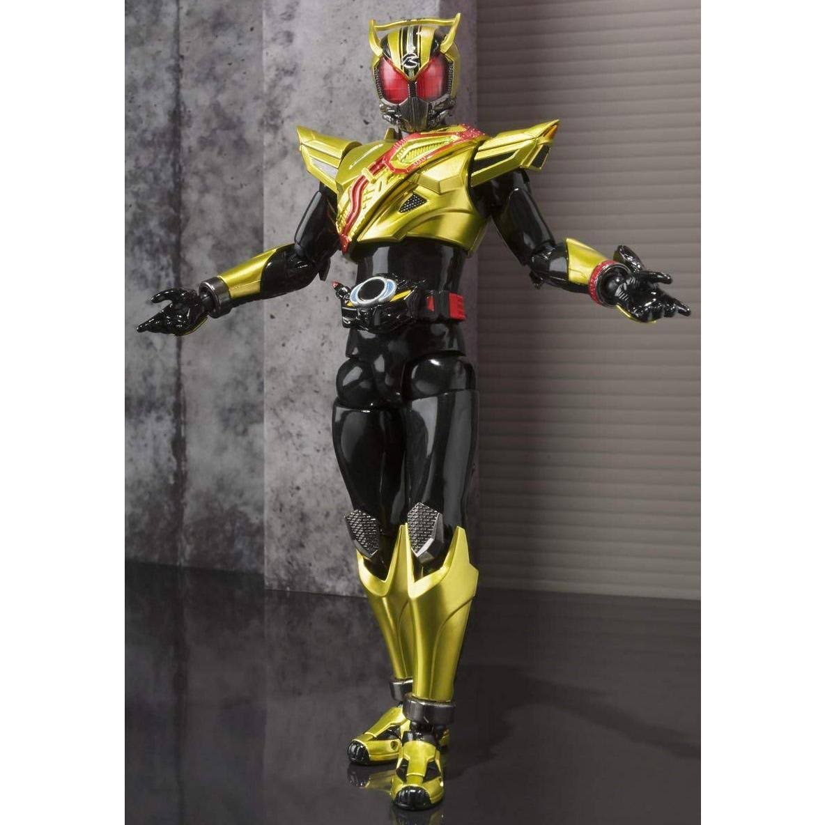 S.H. Figuarts Gold Drive Kamen Rider Drive Action Figure