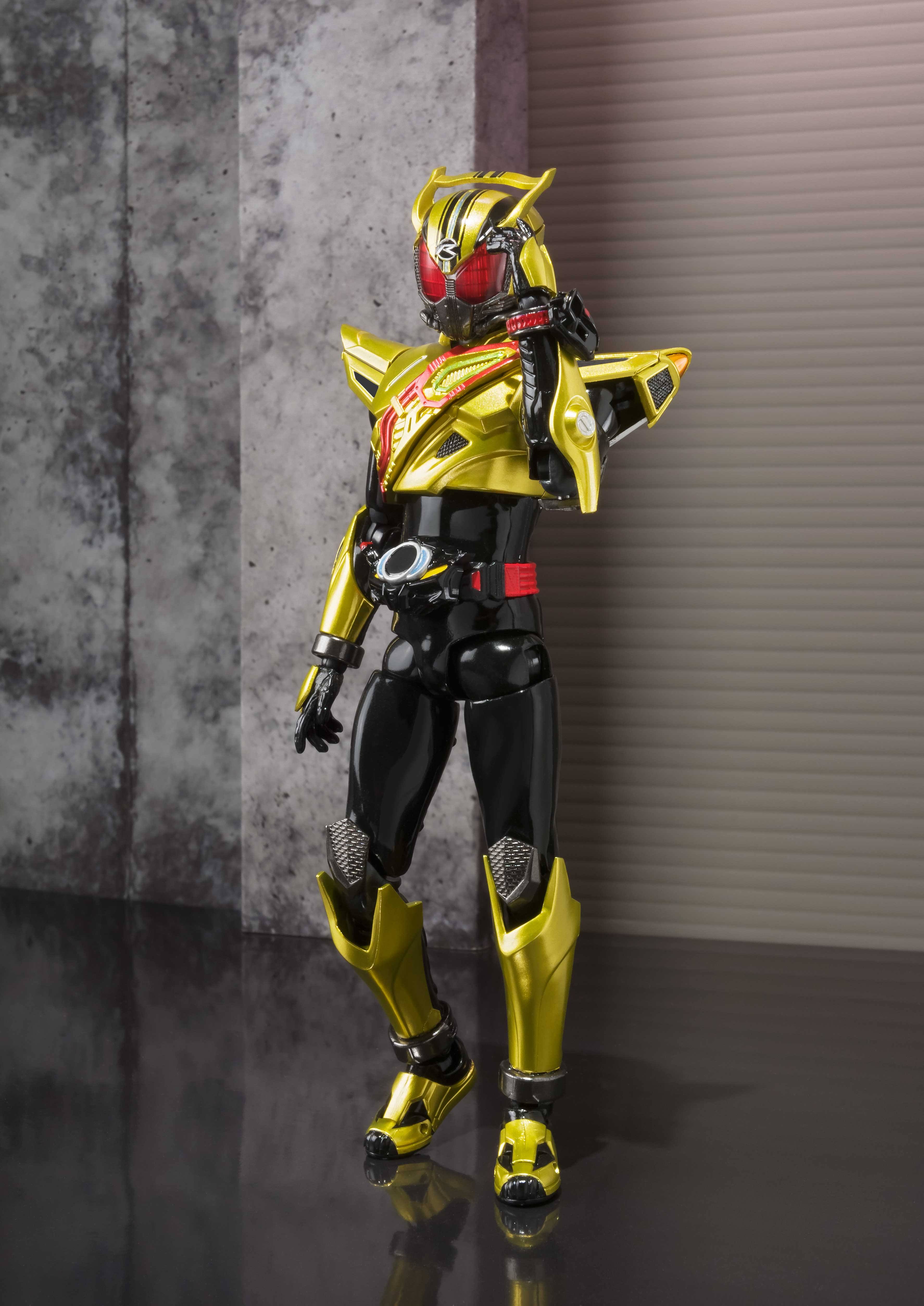 S.H. Figuarts Gold Drive Kamen Rider Drive Action Figure