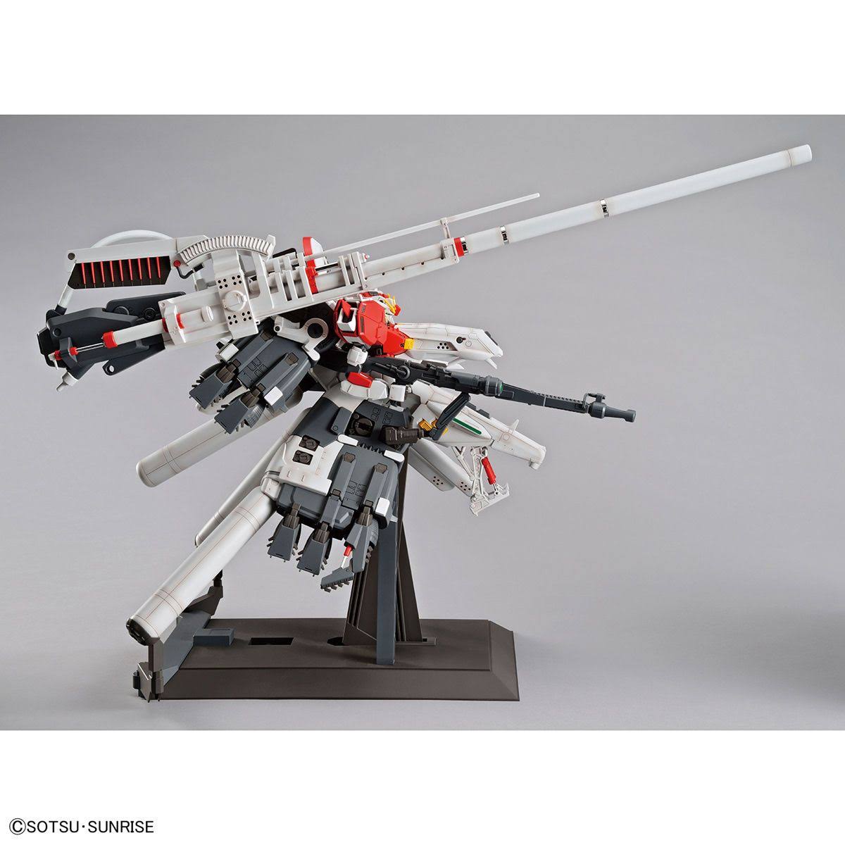 Bandai Gundam mg 1/100 Plan303E Deep Striker