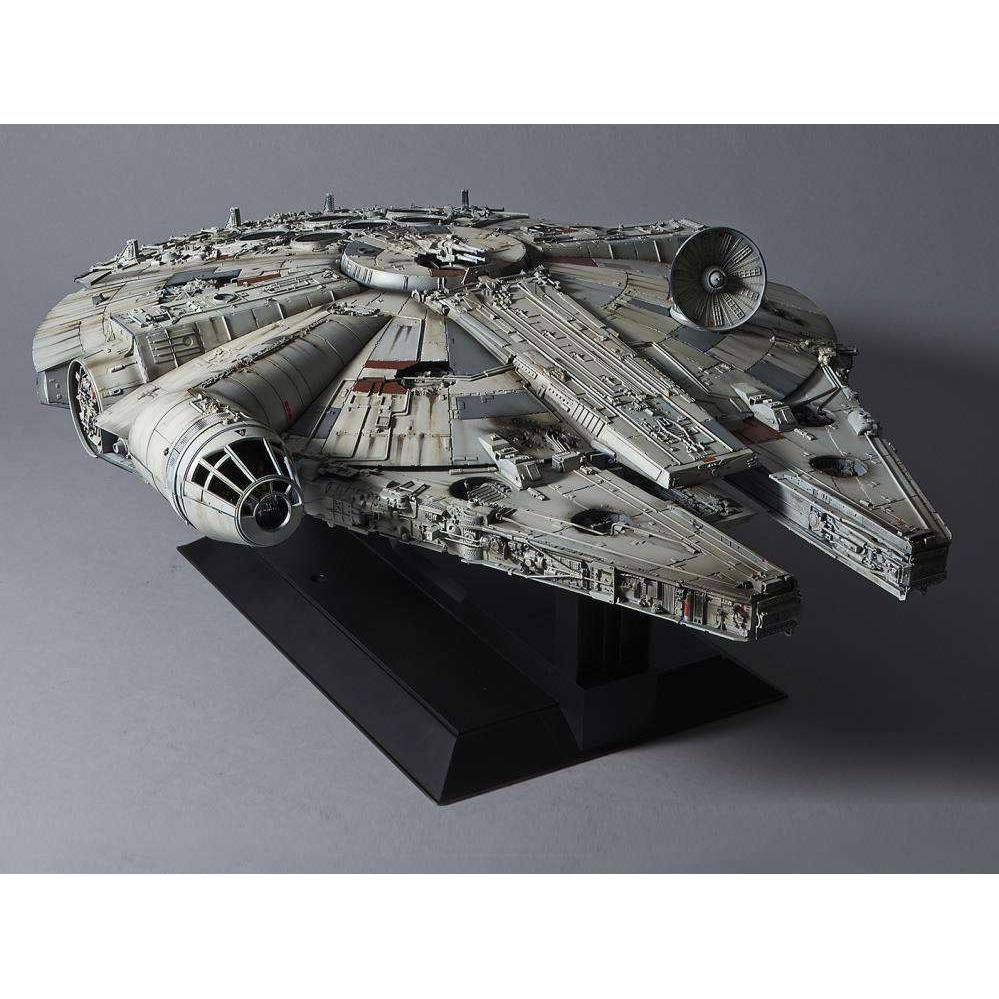 Millennium Falcon (Standard Ed.) 1/72 Perfect Grade Model Kit - Star Wars: A New Hope