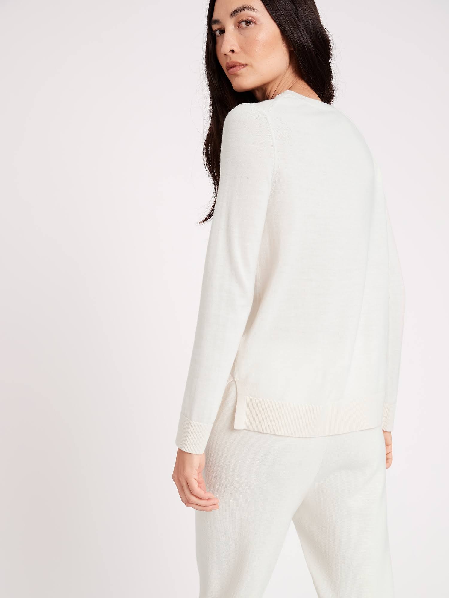 Banana Republic Women's Washable Merino Crew Sweater-Neck Sweater Ivory White Size S