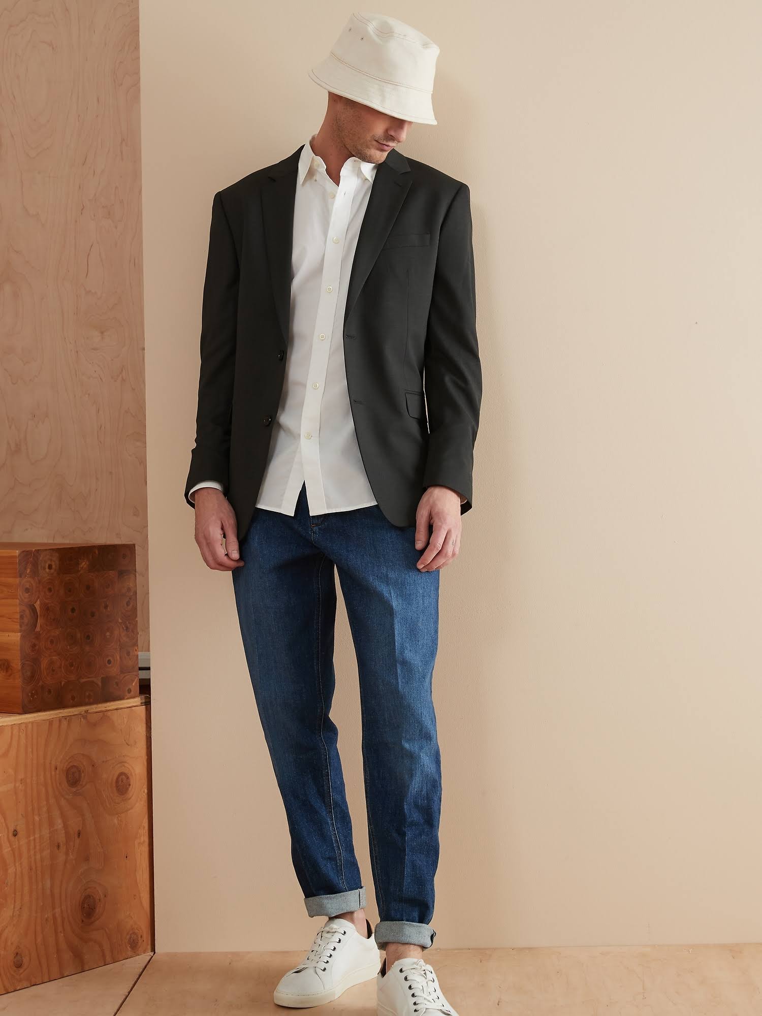 Banana Republic Men's Standard Solid Italian Wool Suit Jacket Dark Charcoal Size 38 Short