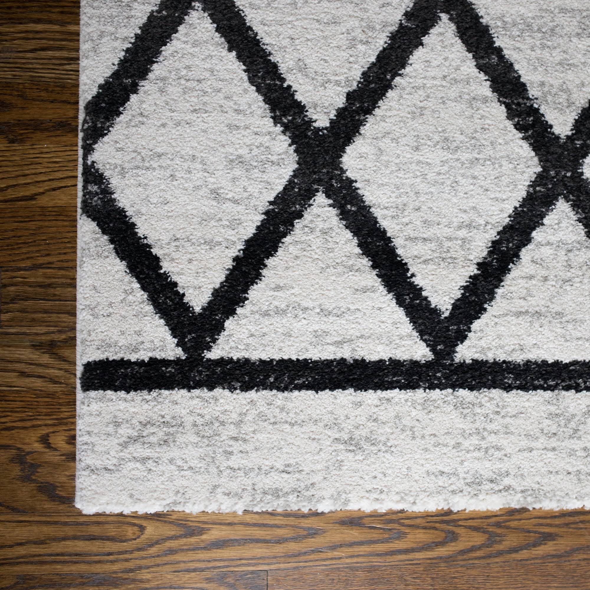 Carson Carrington Salsaker Geometric Indoor Area Rug - 5& 3x22 x 7& - Off-White