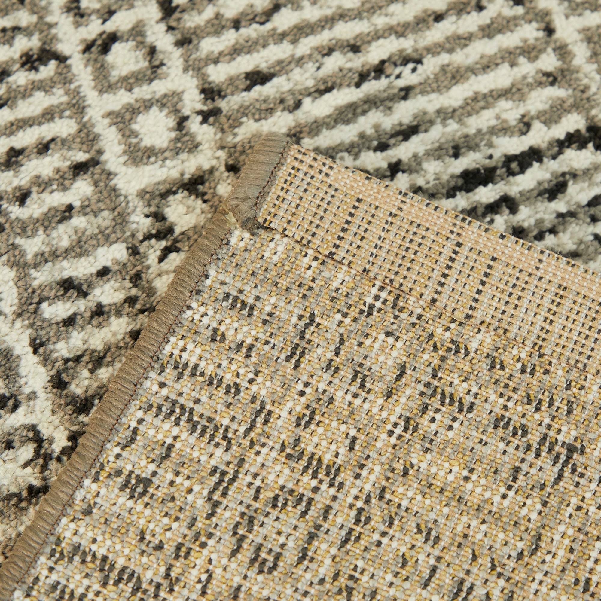 Karsyn Modern Geometric Area Rug - Grey - 5&3x22 x 7&