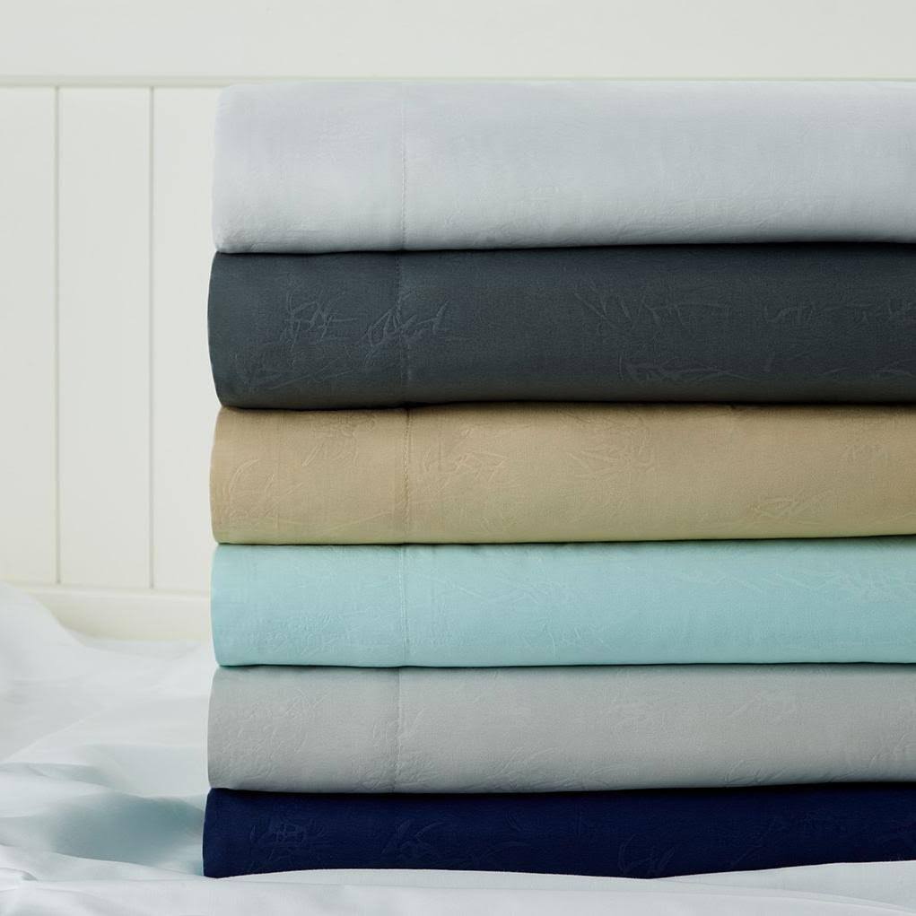 Bamboo 1800 Count Leaf Embossed Bed Sheet Set White / King