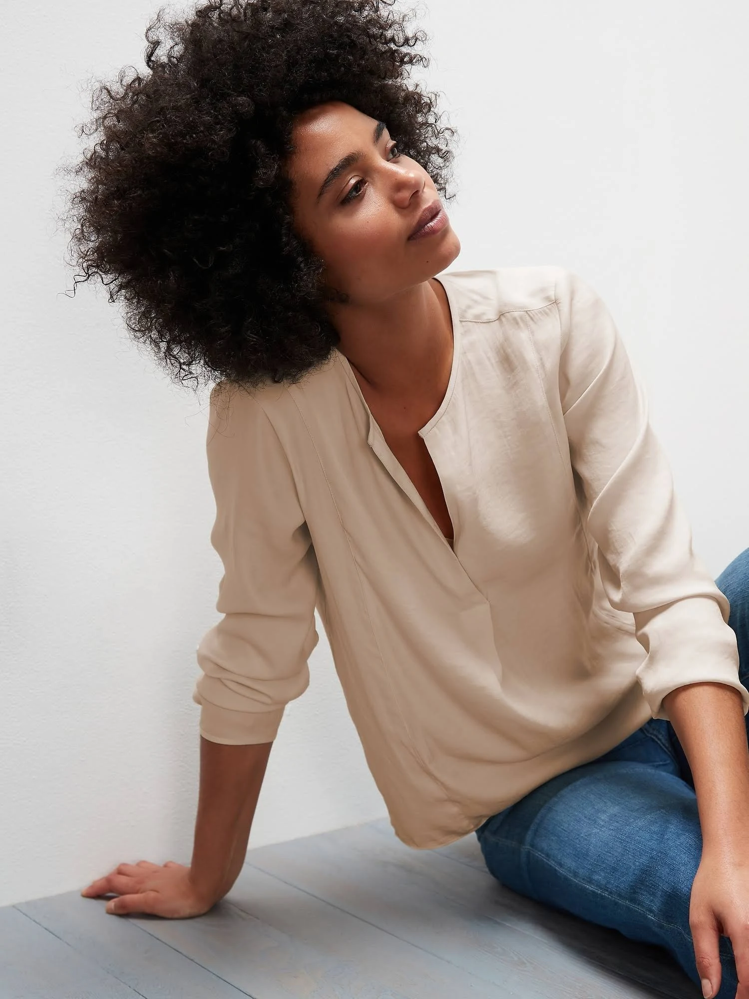 Banana Republic Women's Essential Popover Top Almond Amaretto Beige Size Xs