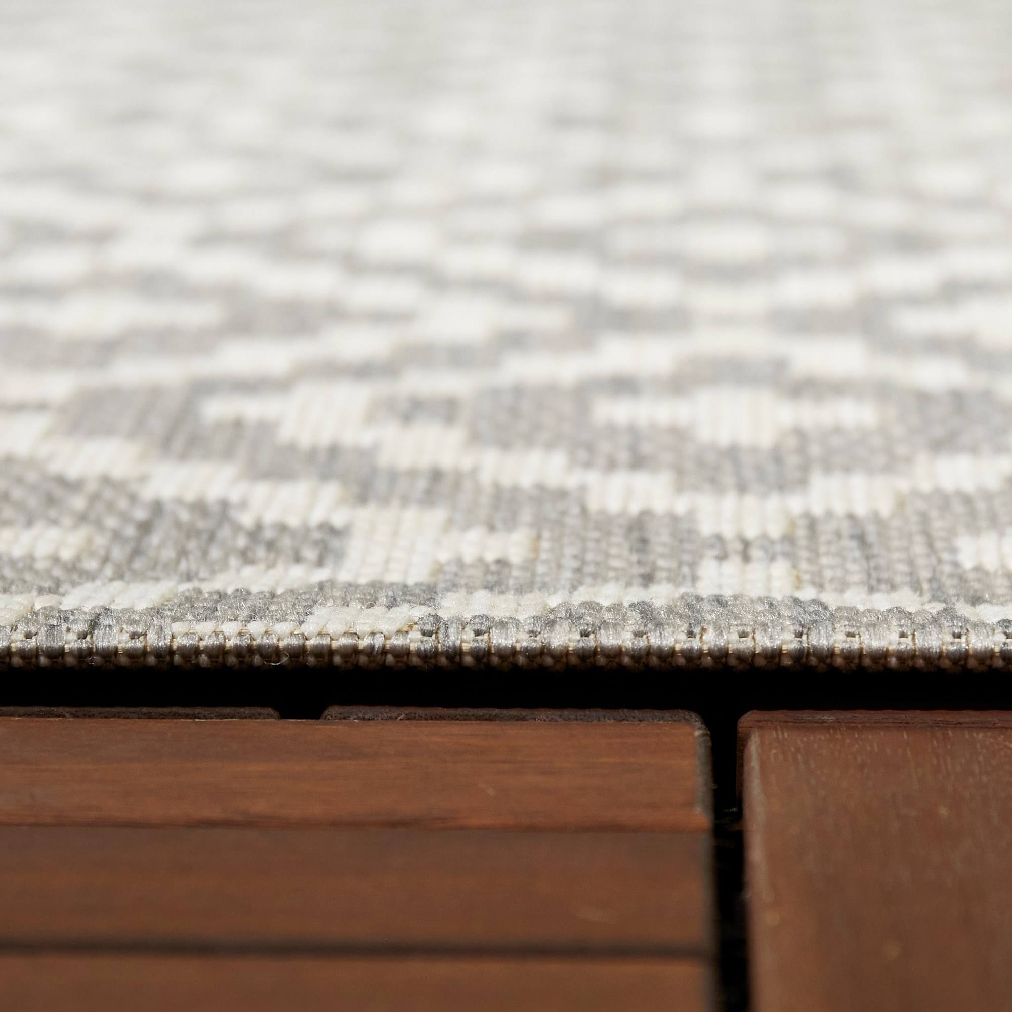 BALTA Cassady Grey 5 ft. x 7 ft. Diamond Trellis Indoor/Outdoor Area Rug