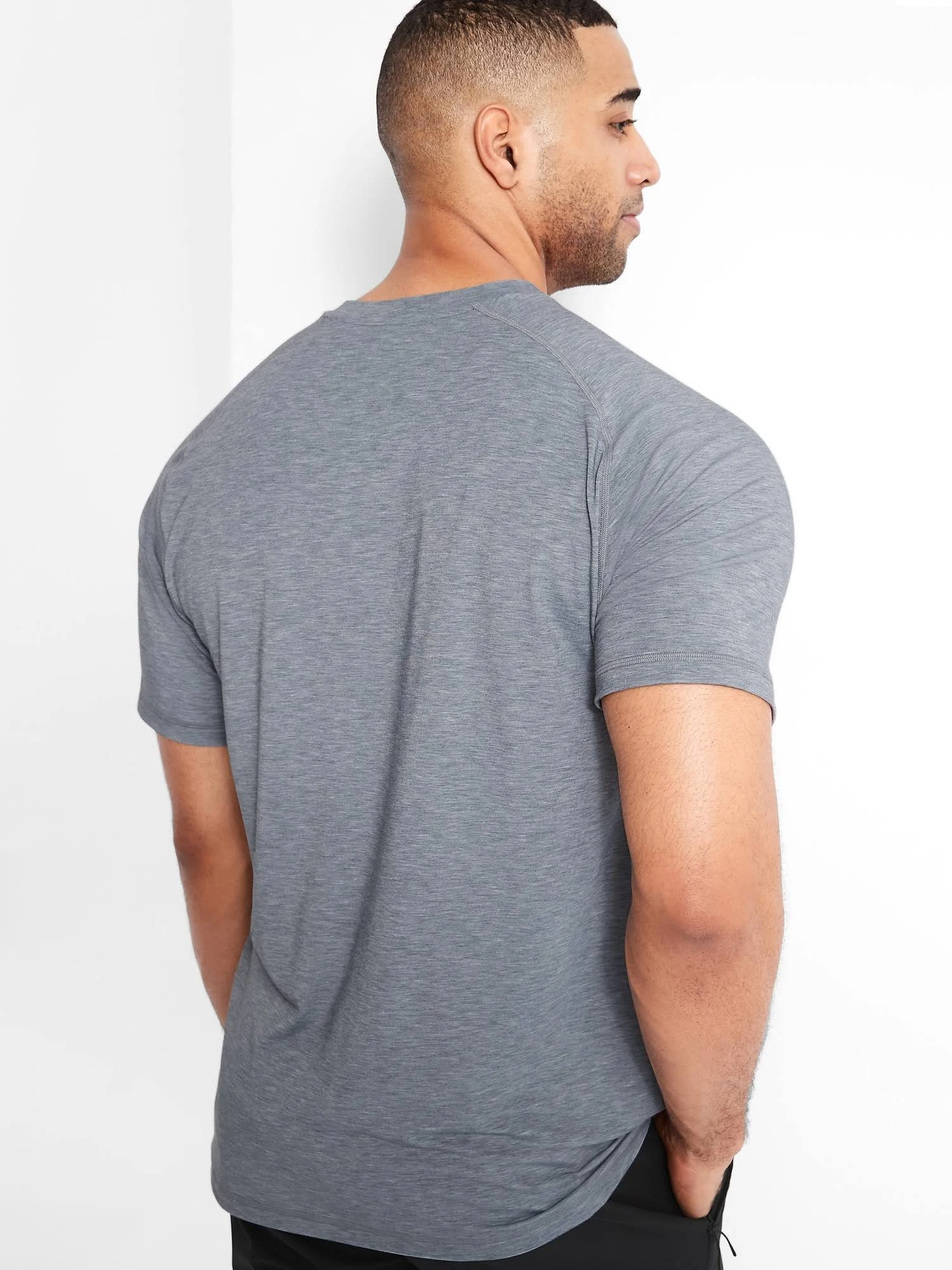 Banana Republic Men's Train Performance T-Shirt Heather Gray Size S