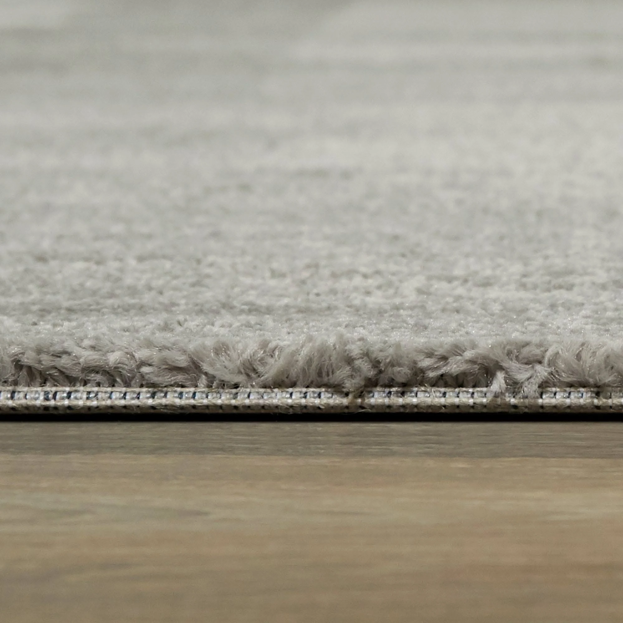 Decarlo Modern Art Deco Area Rug - 2&7x22 x 7& - Light Grey