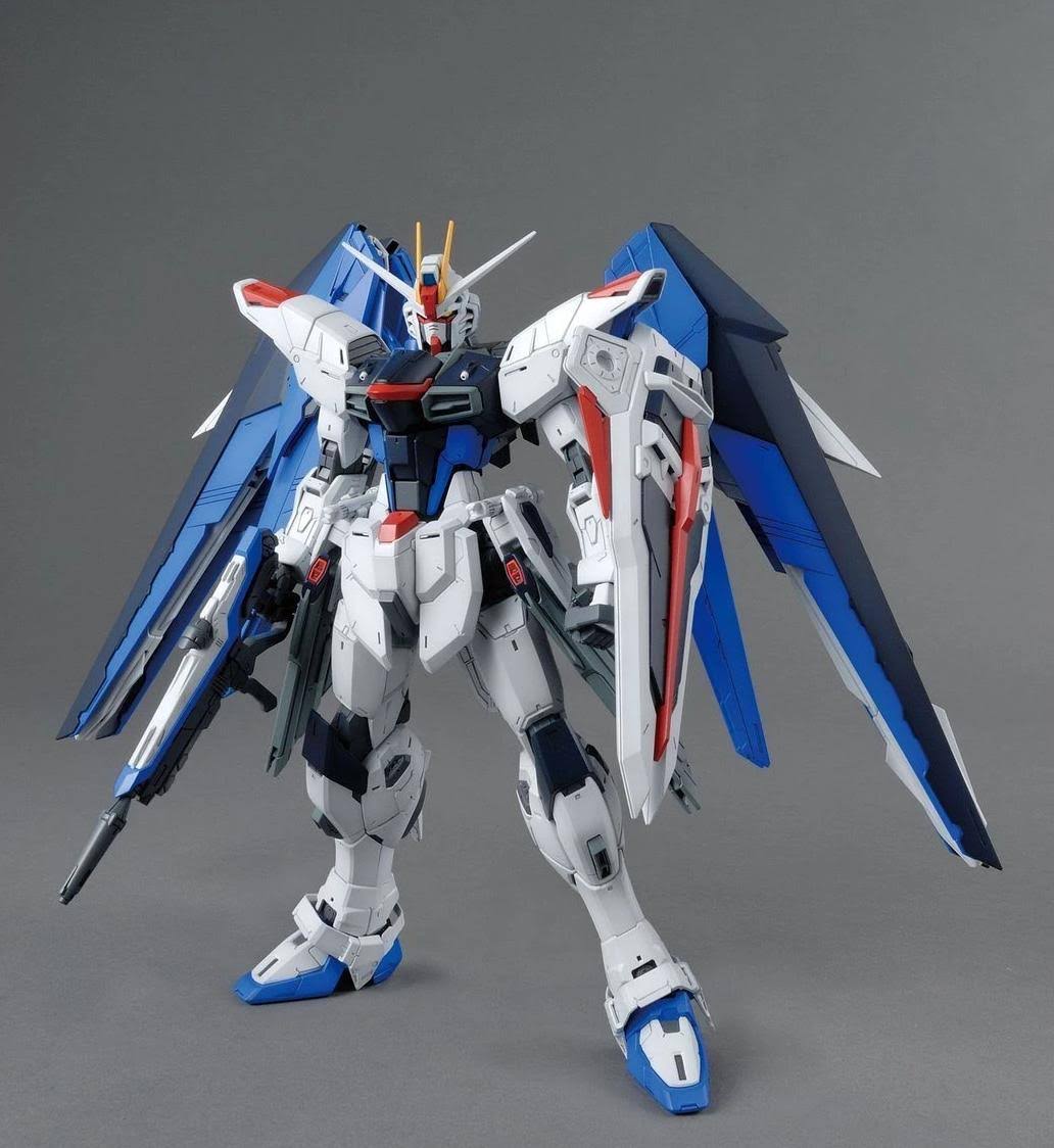 Bandai Dramatic Combination mg Freedom Gundam Ver.2.0 & Kira Yamato Seed 1/100