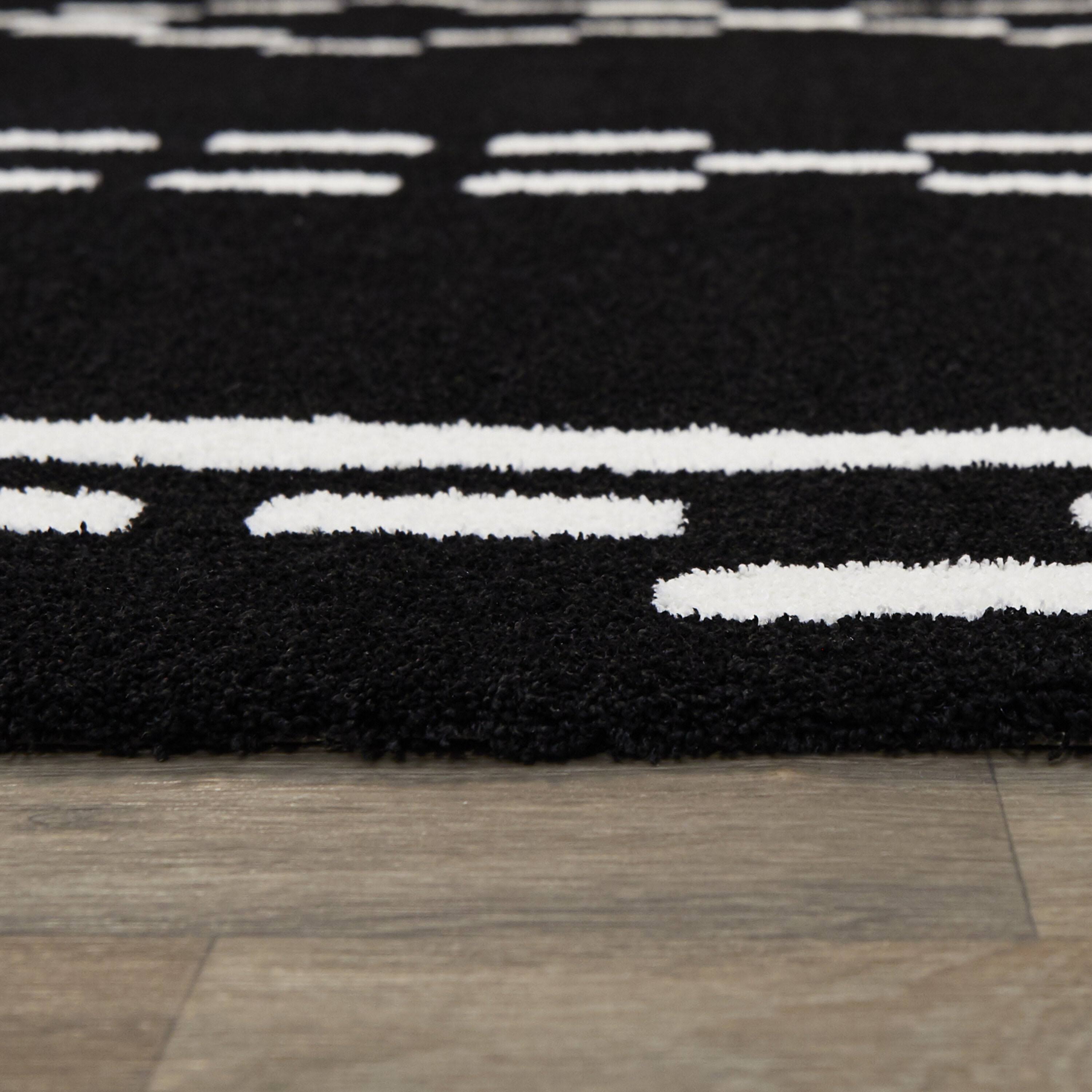 Hadden Contemporary Area Rug - 5&3x22 x 7& - White