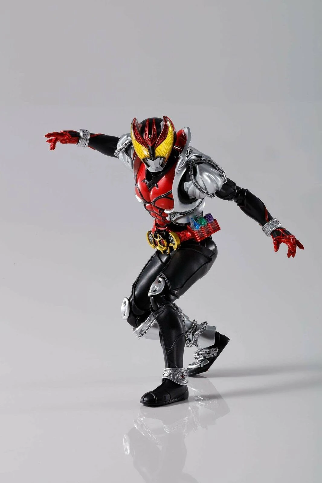 Kamen Rider Kiva Bandai S.H. Figuarts