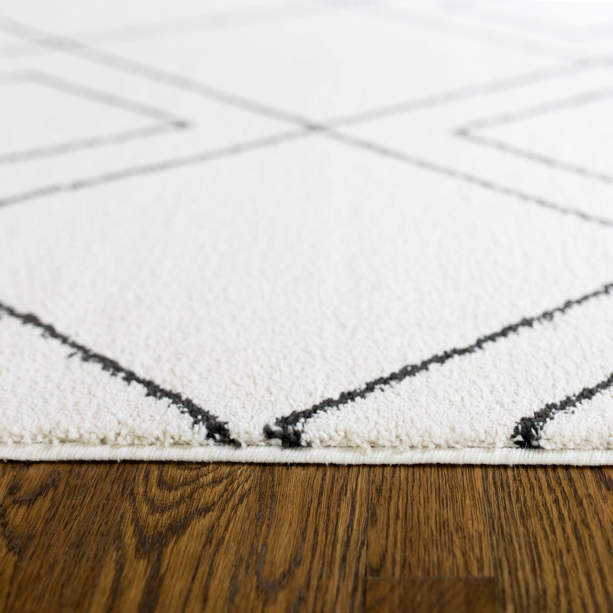 Carson Carrington Isgarde Diamond Indoor Area Rug - 7&10x22 x 10& - Grey
