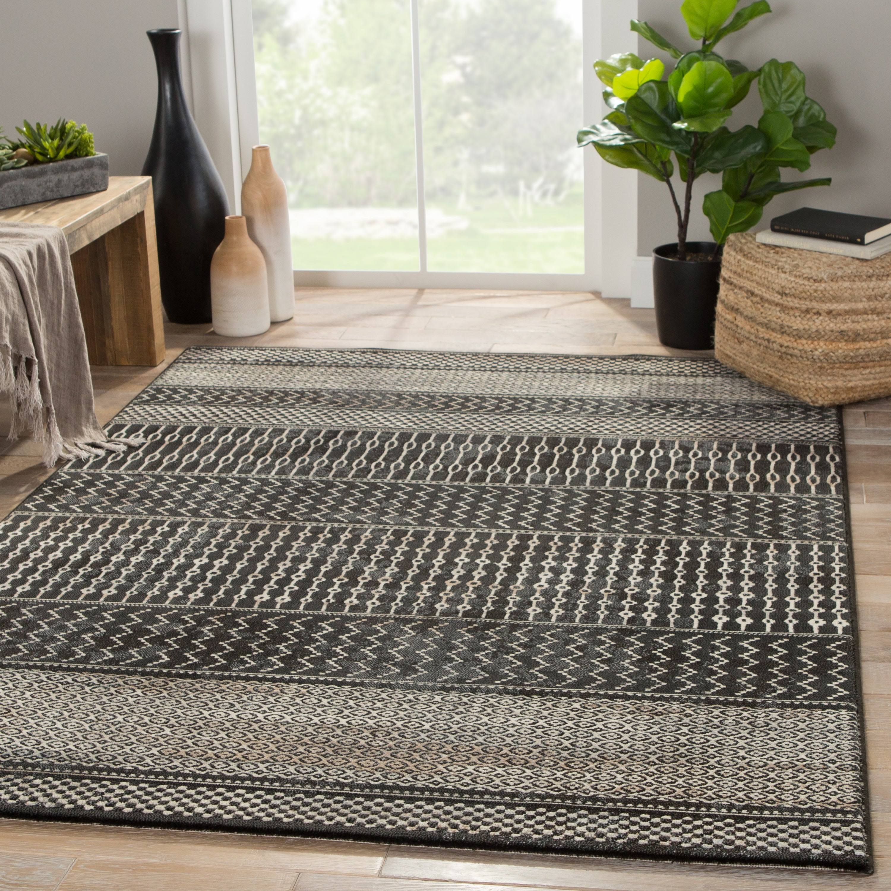 Warren Geometric Area Rug - 7&10x22 x 10&10x22 - White/Grey