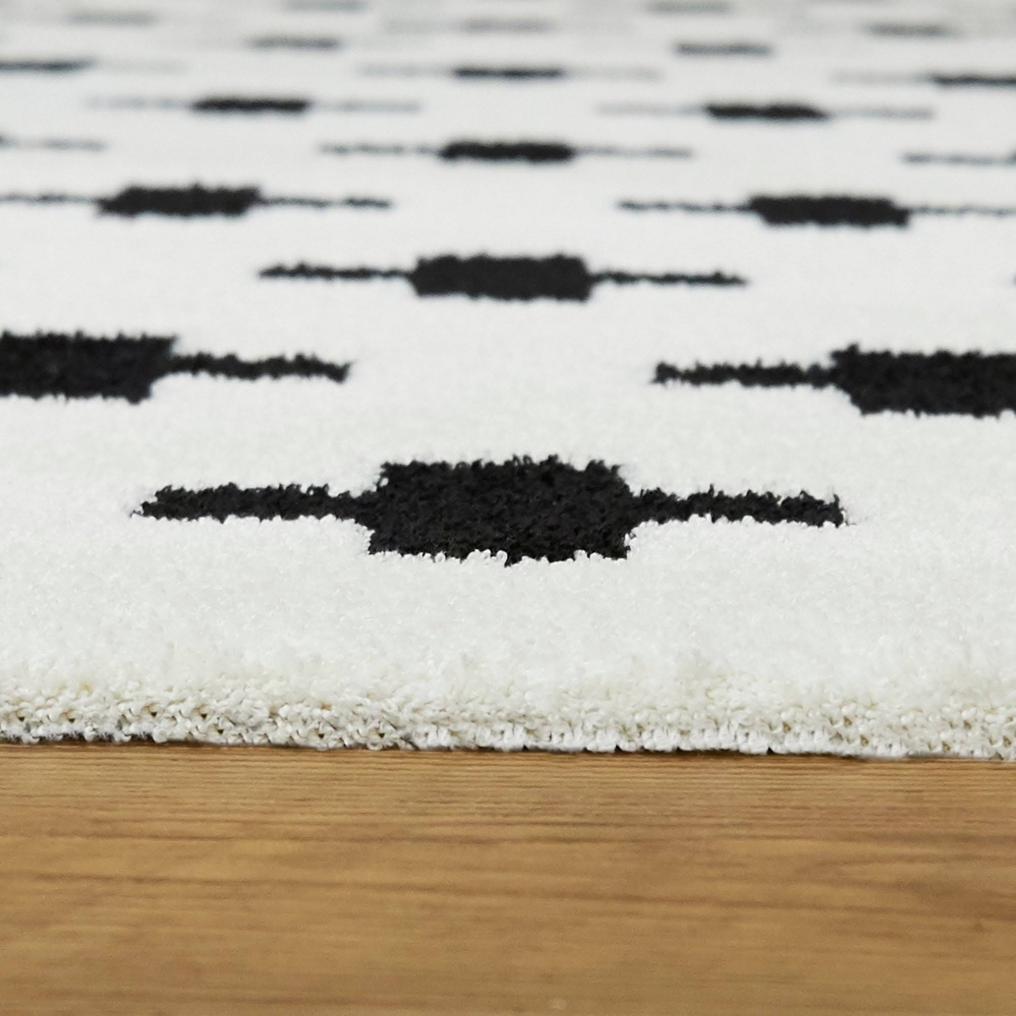 BALTA Super Soft Plus Black 4 ft. x 6 ft. Area Rug