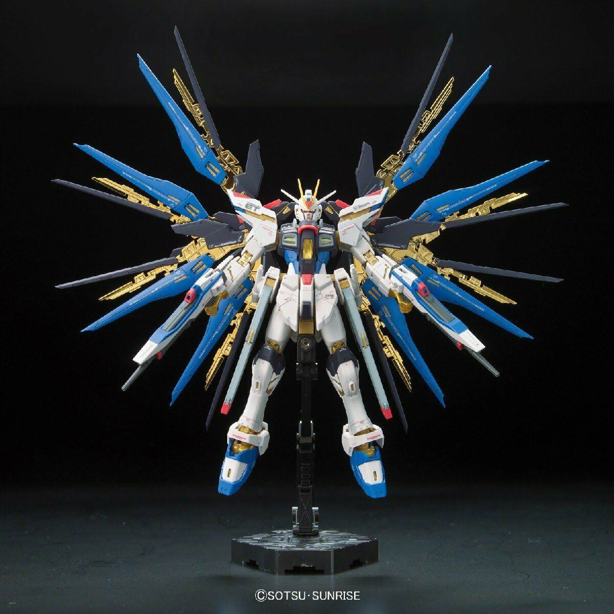 Bandai RG 1/144 ZGMF-X20A Strike Freedom Gundam Kit