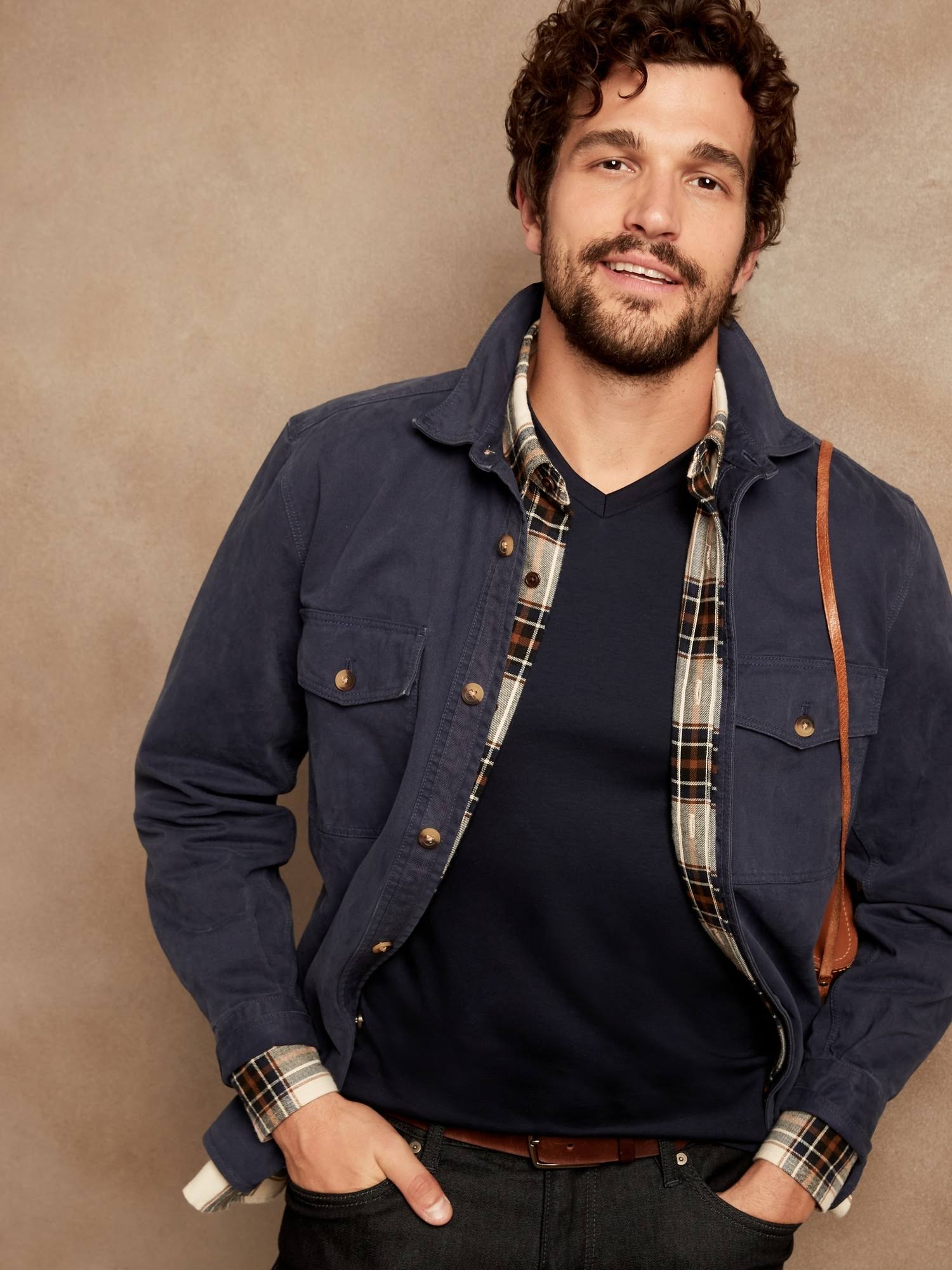 Banana Republic Men's Luxury Touch Performance V-Neck T-Shirt Navy Size S