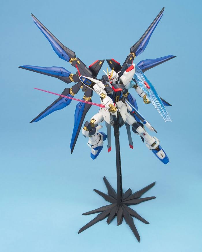 Bandai mg ZGMF-X20A Strike Freedom Gundam (Seed) 1/100