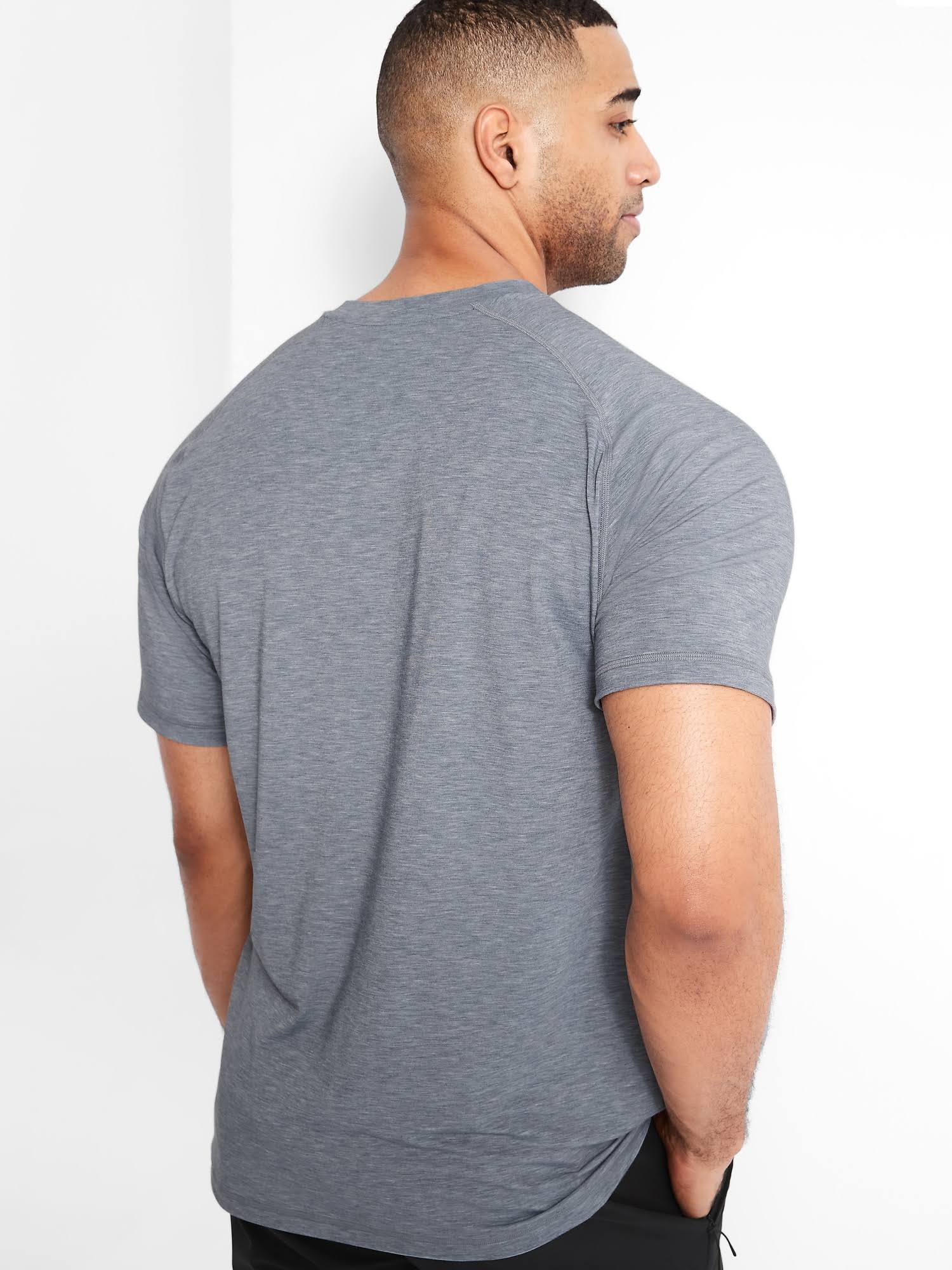 Banana Republic Men's Train Performance T-Shirt Heather Gray Size L