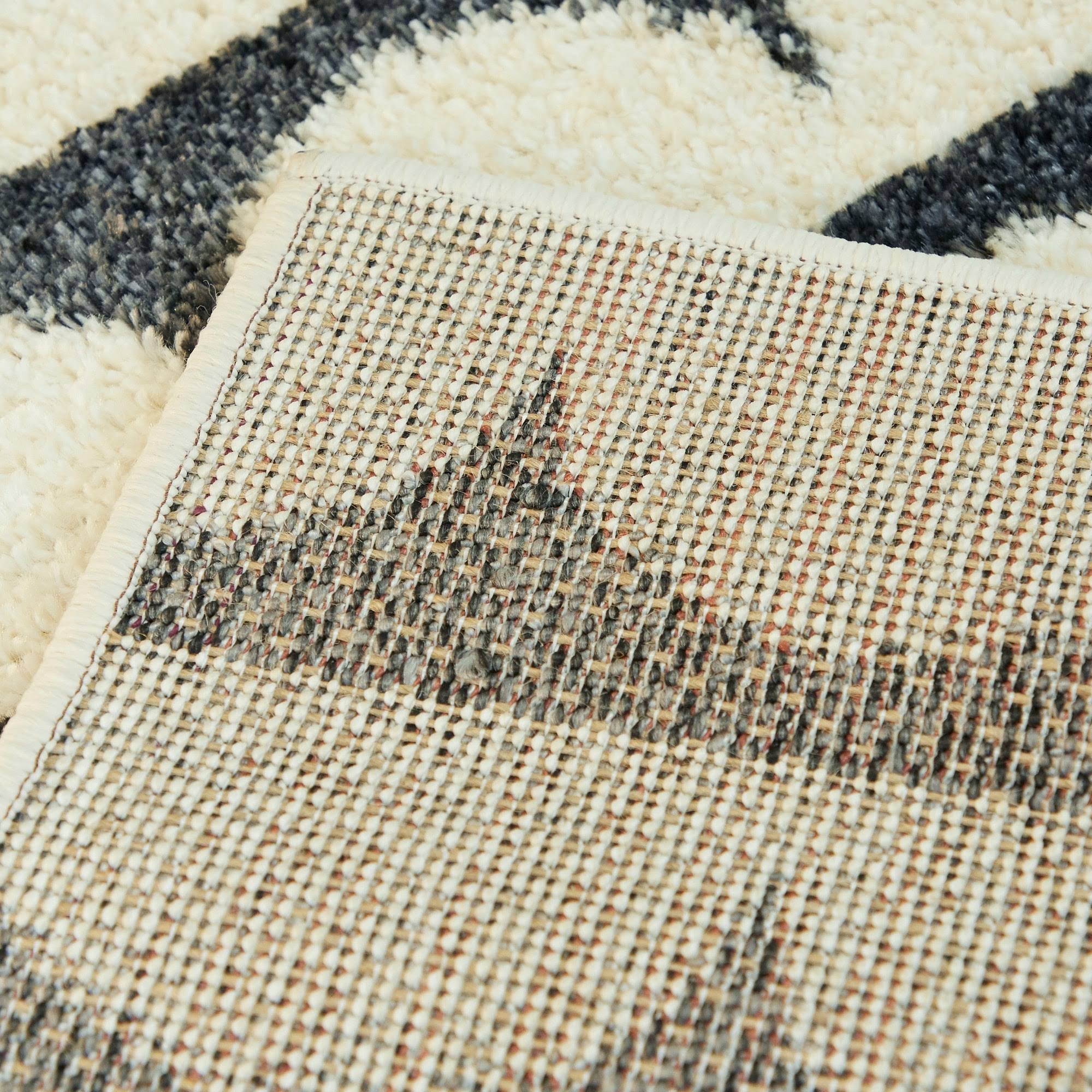 Palmer Modern Scale Area Rug - 2&2x22 x 7& Runner - White