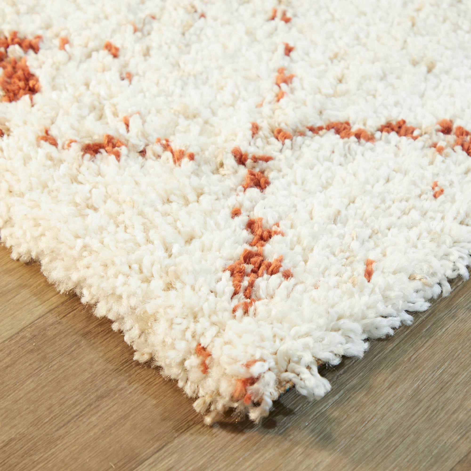 Albini Tribal Shag Area Rug - 5&3x22 x 7& - White/Grey