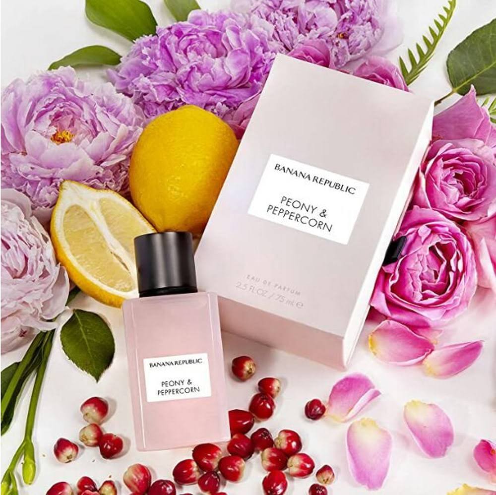 Banana Republic Peony & Peppercorn Eau De Parfum Spray by Banana Republic 2.5 oz