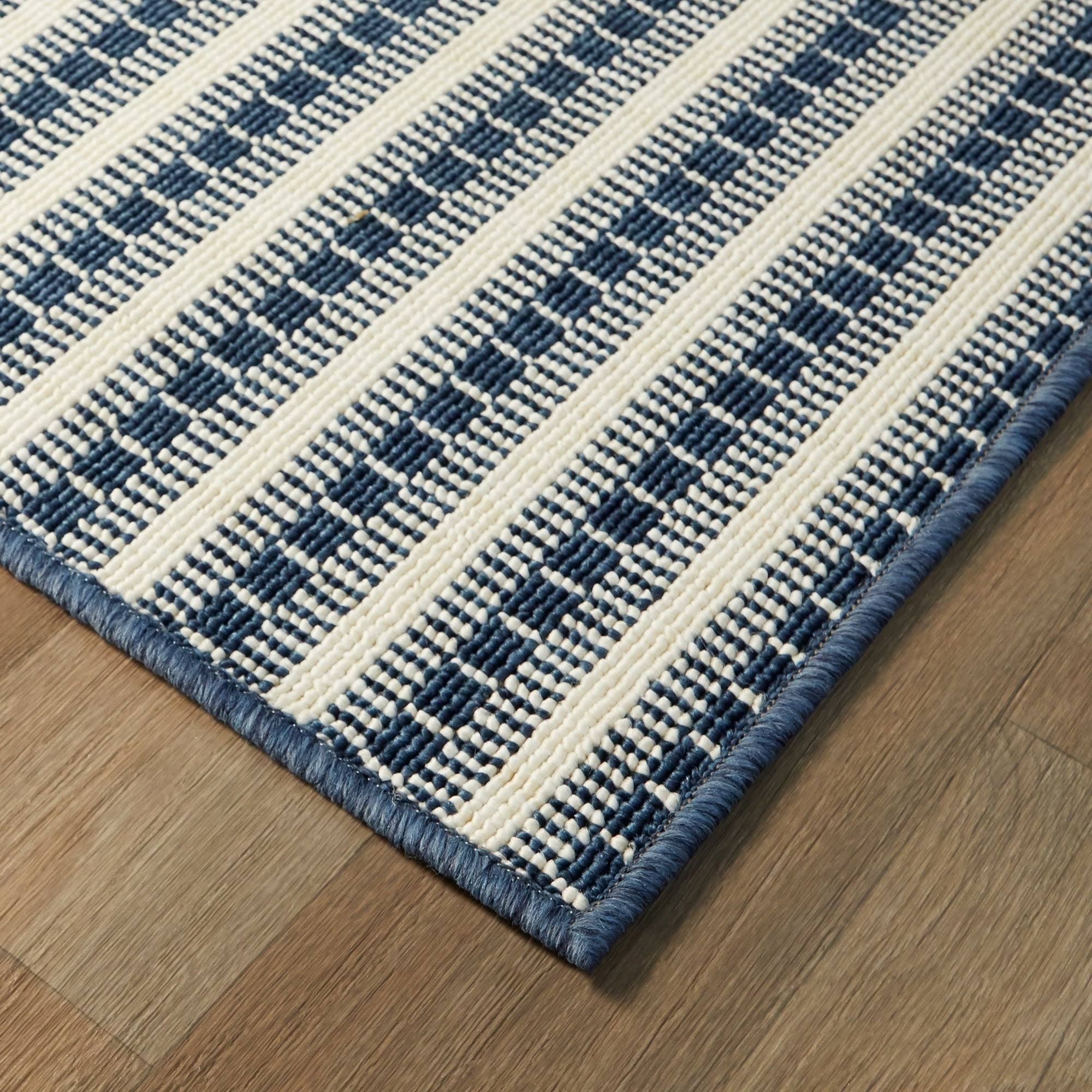Niven Striped Indoor/Outdoor Area Rug - 5&3x22 x 7& - Taupe