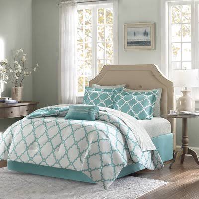Reversible Comforter Set Size: Queen Comforter + 8 Additional Pieces, Color: Aqua