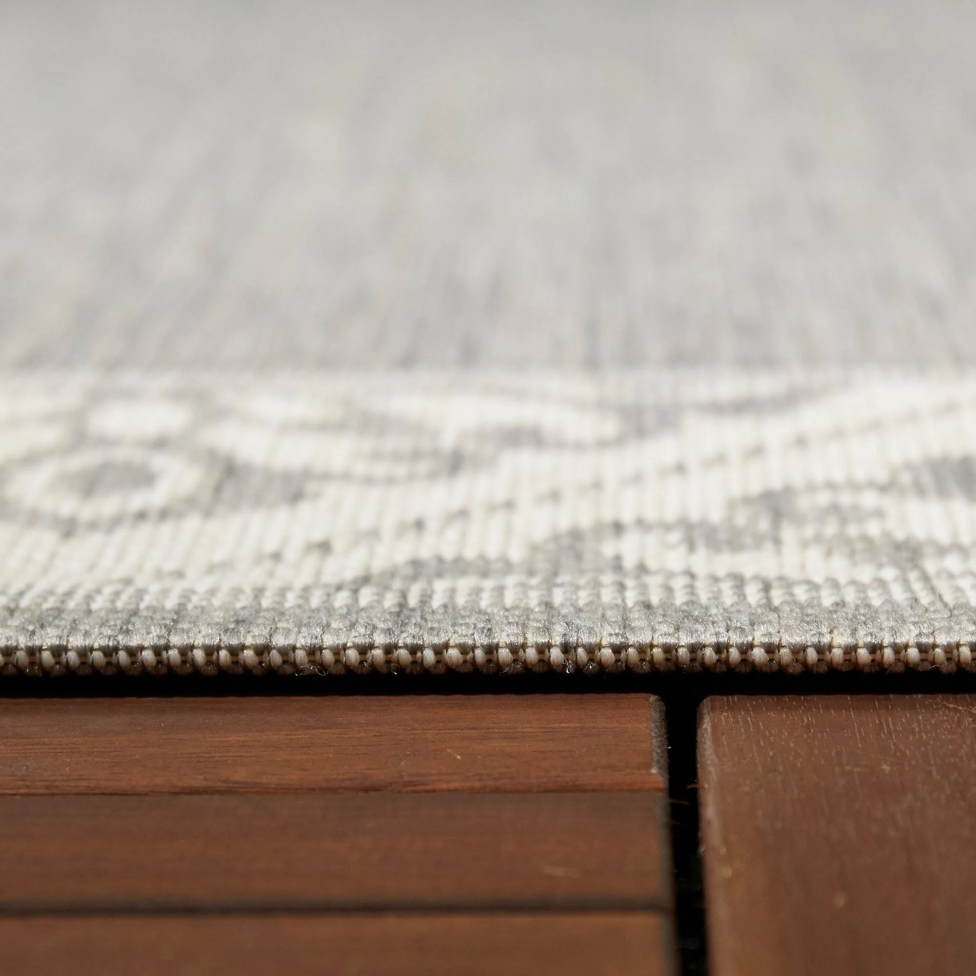 Signature Home Manor Indoor/Outdoor Area Rug - 5&3x22 x 7& - Grey