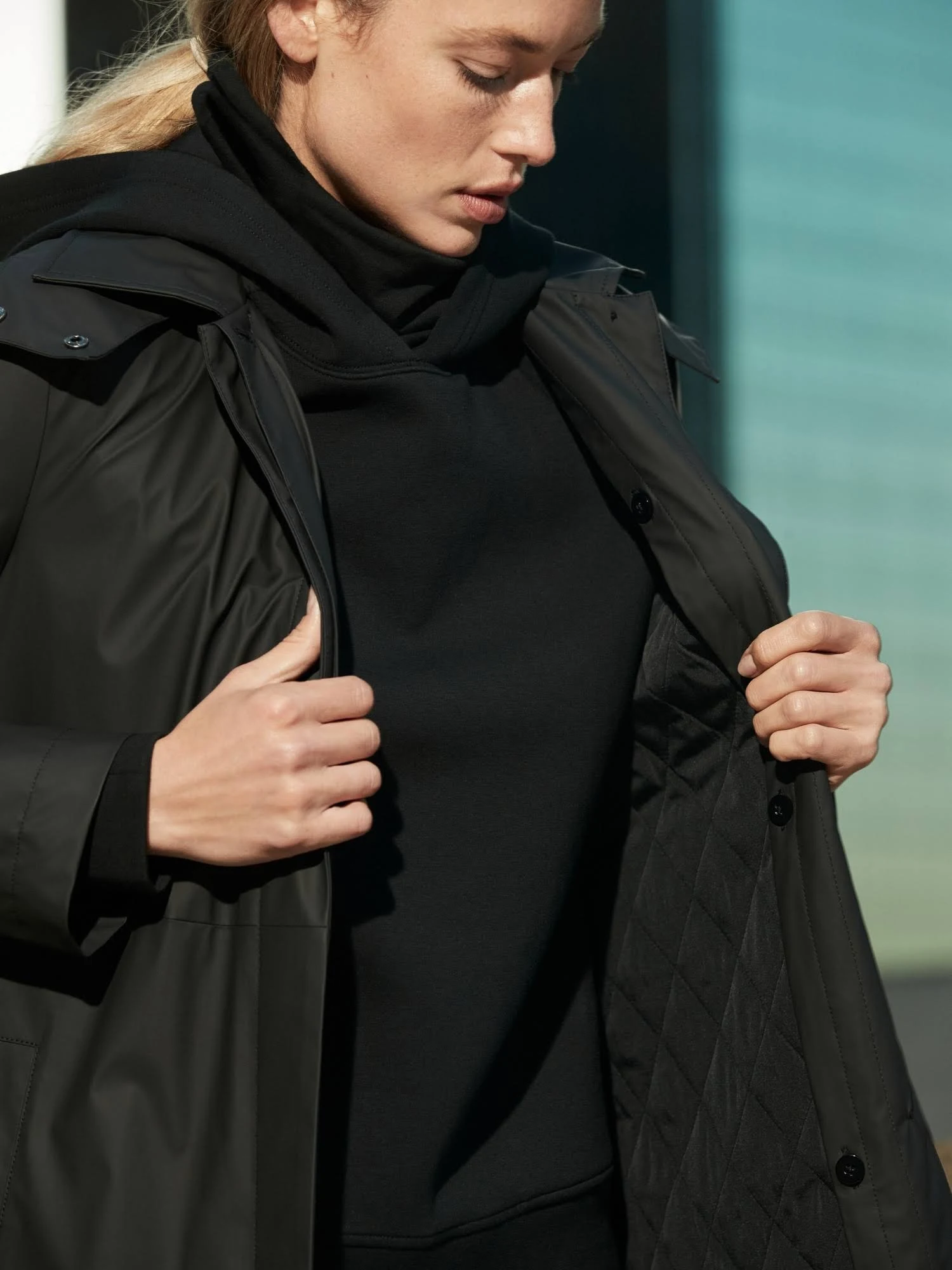 Banana Republic Women's 2-in-1 Rain Coat Black Size L