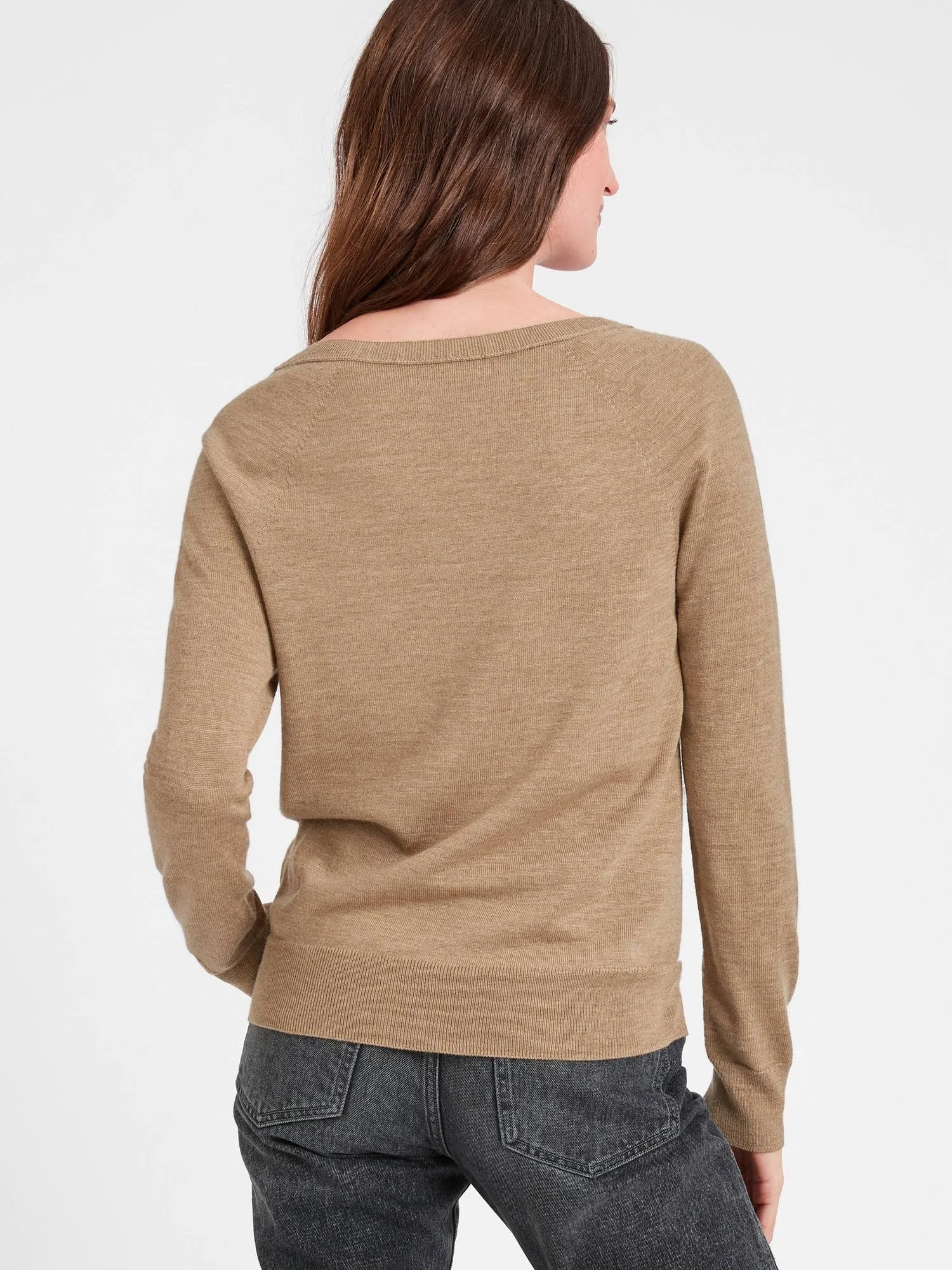 Banana Republic Women's Seamless Merino V-Neck Sweater in Responsible Wool Llama Hair Size S