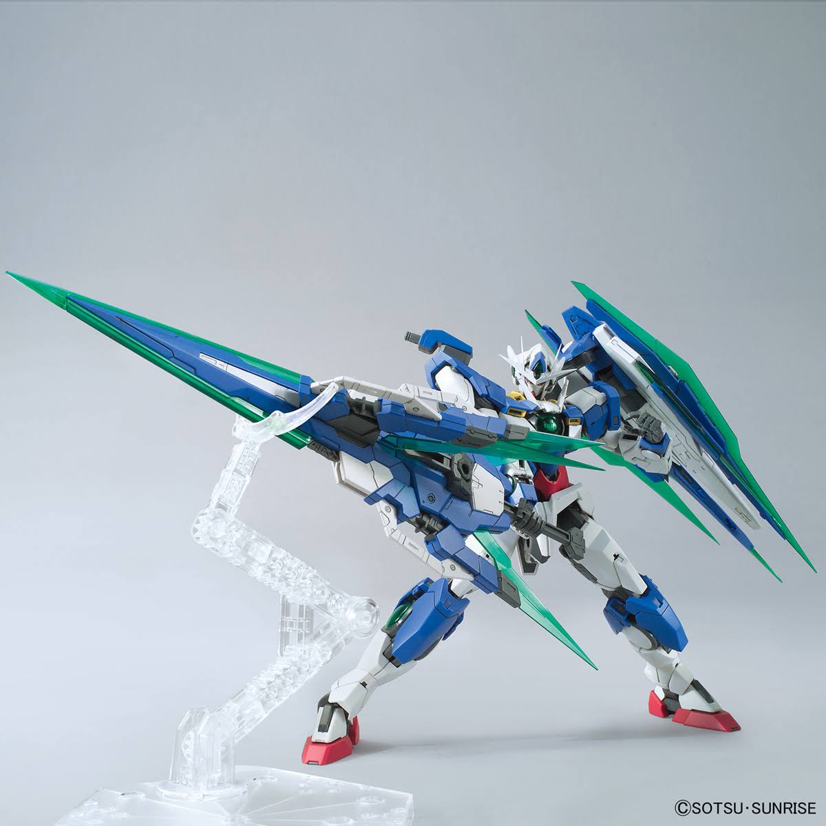 Bandai Gundam mg 1/100 00 QAN[T] Full Saber