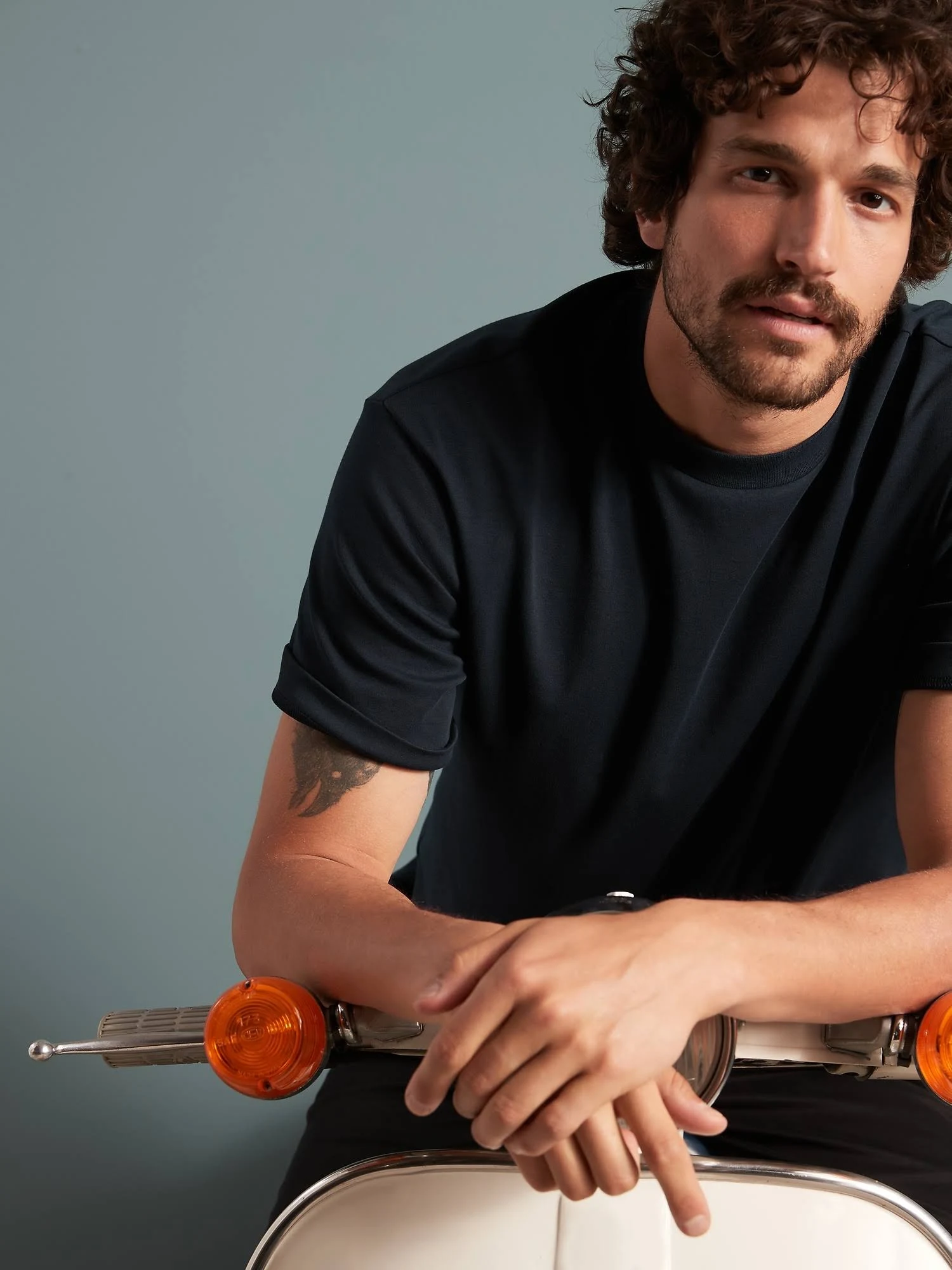 Banana Republic Men's Organic High Crew-Neck T-Shirt Navy Tall Size M