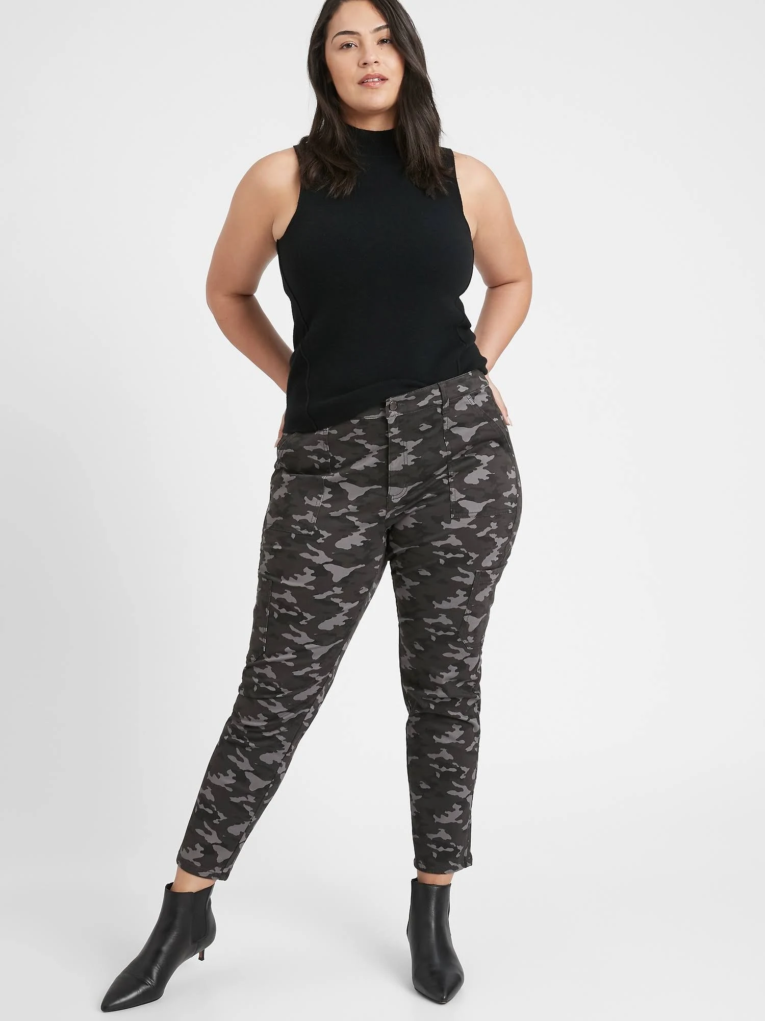 Banana Republic Women's Mid-Rise Skinny Cargo Chino Pant Charcoal Gray Camo Size 0 Regular