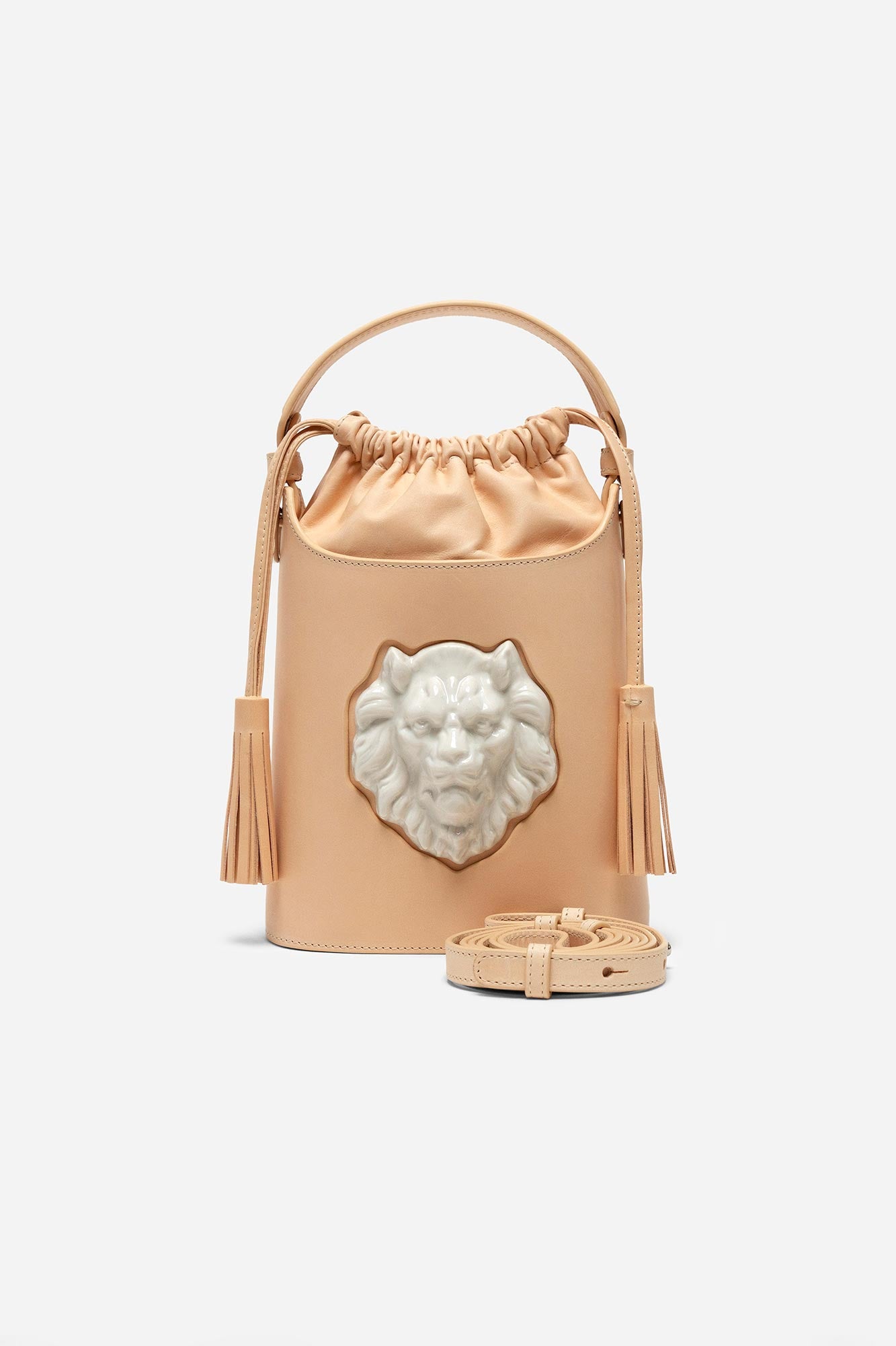 BOMBONERA LION SAND