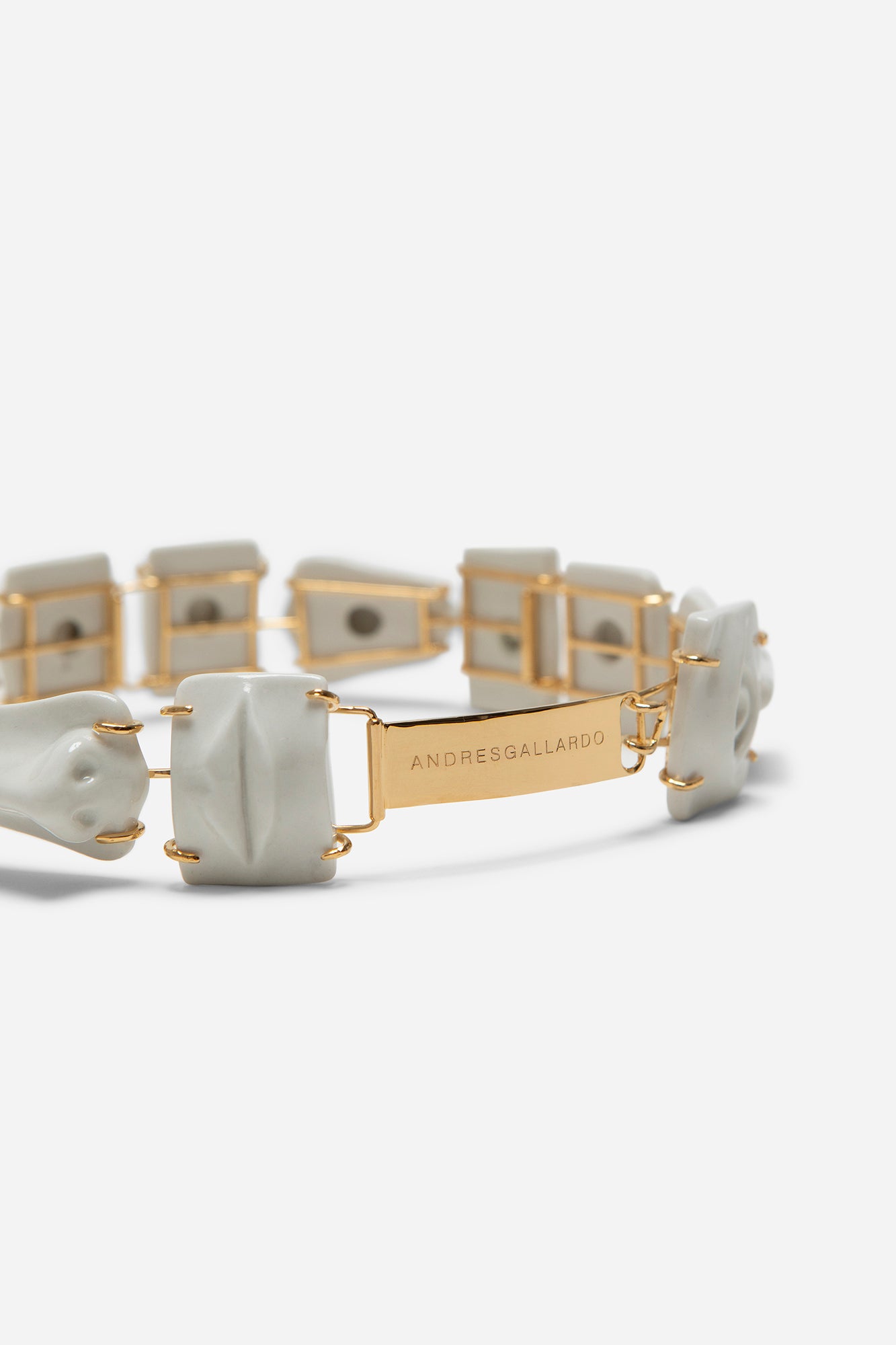 FACE CHOKER