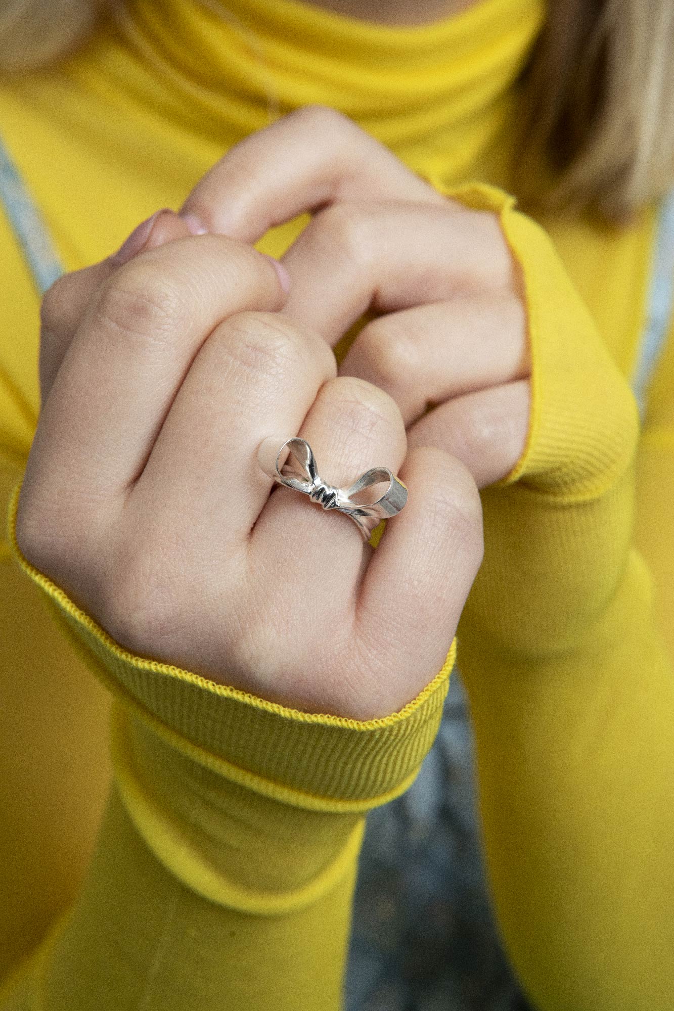 BOW METAL RING