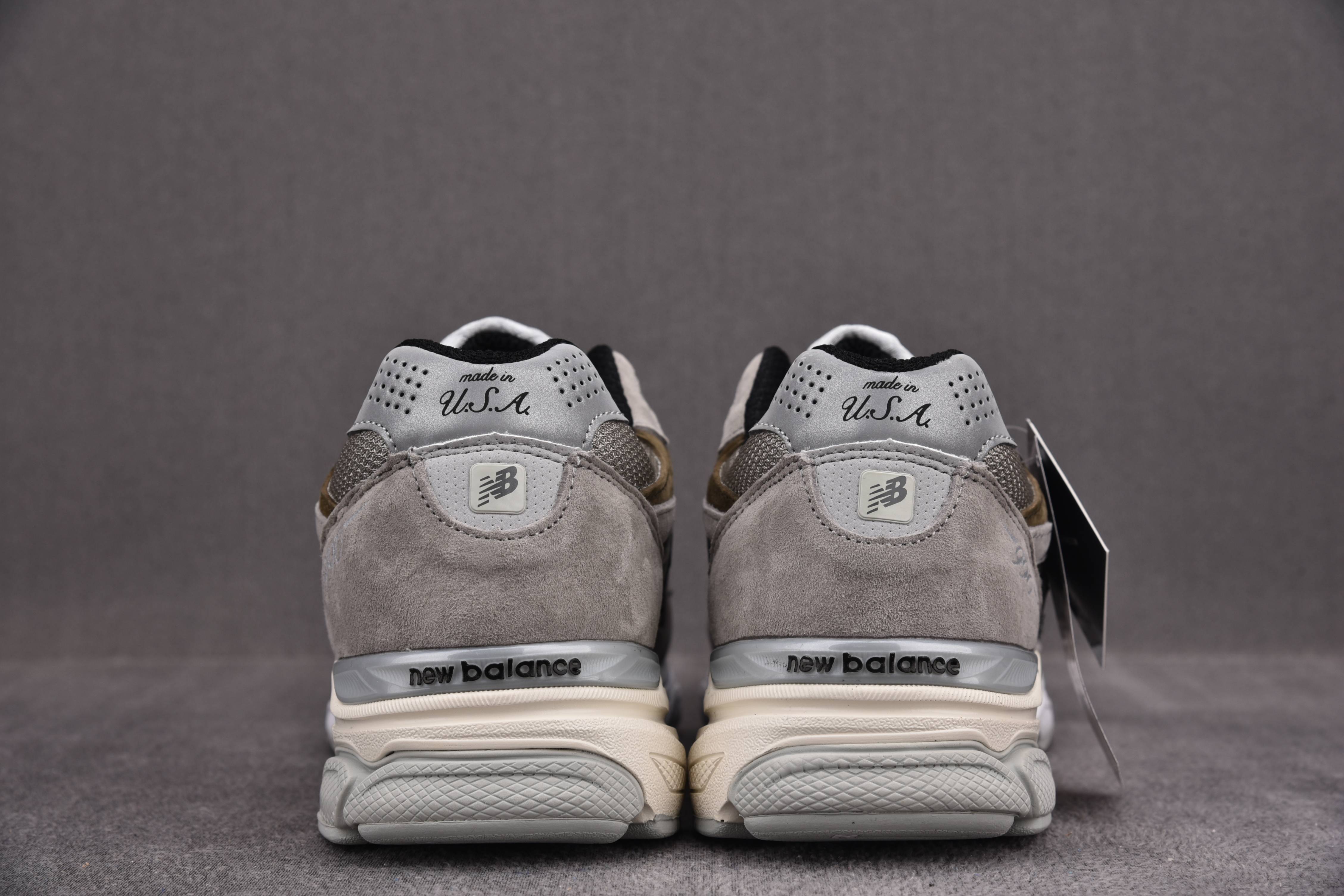 New Balance 990v3 Grey White