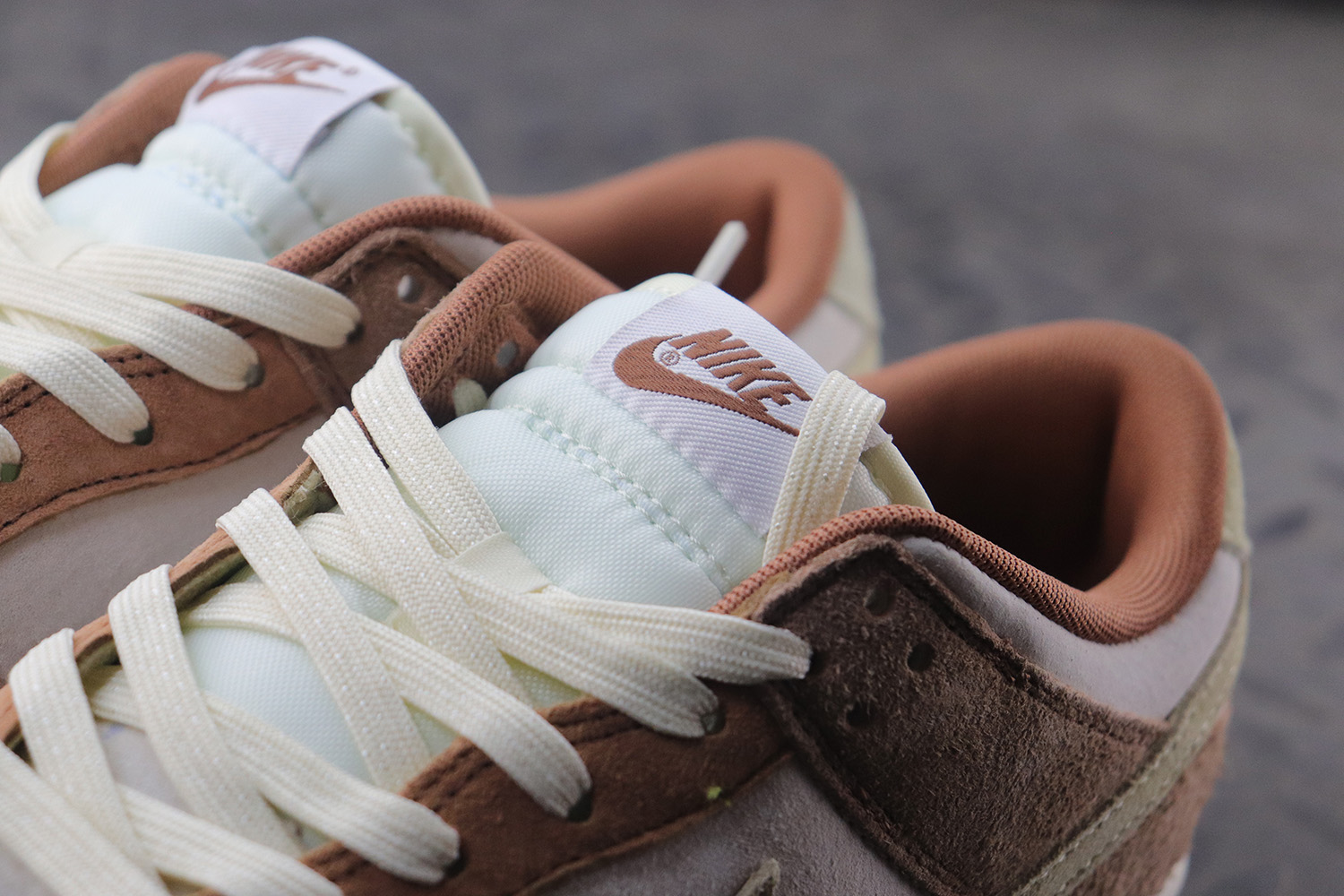 Nike Dunk Low Medium Curry