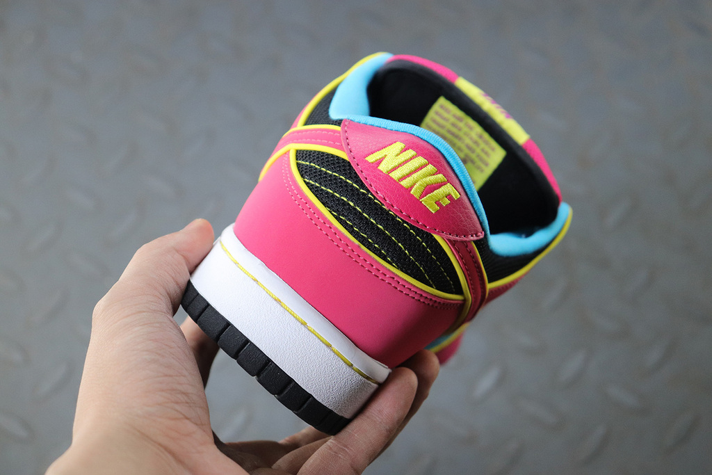 Nike Dunk SB Low Ms. Pacman